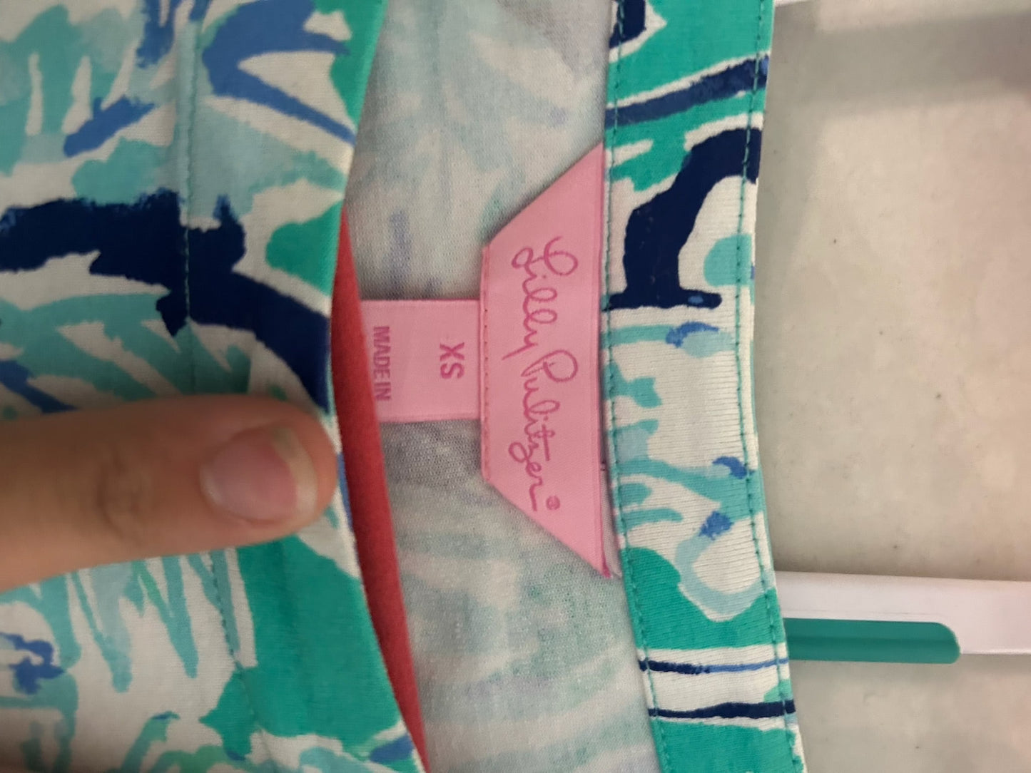 136 EUC Lilly pulitzer dress with elephant pattern cute ruffle on sleeve