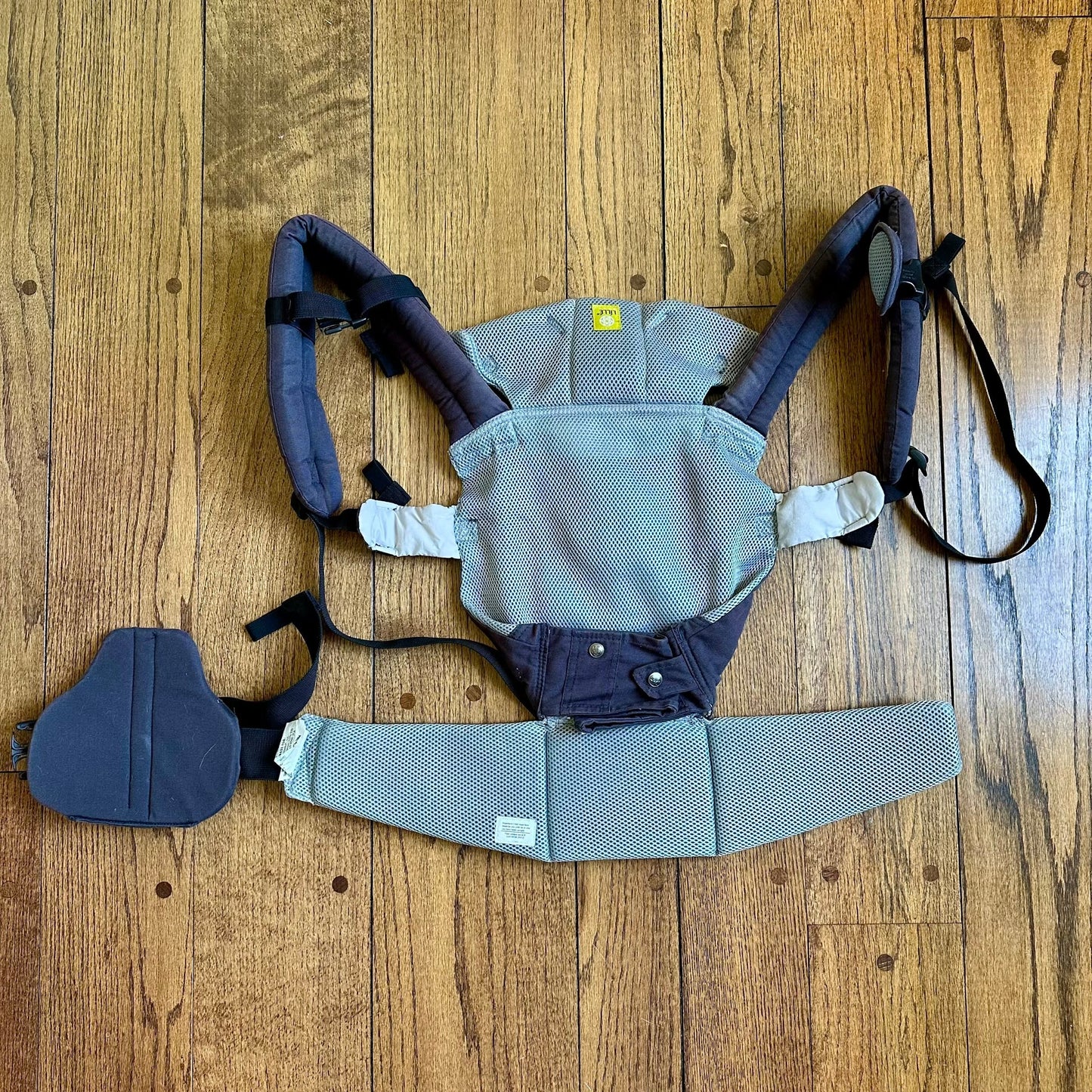 #95 GUC Lillebaby Baby Carrier, Black and Gray REDUCED