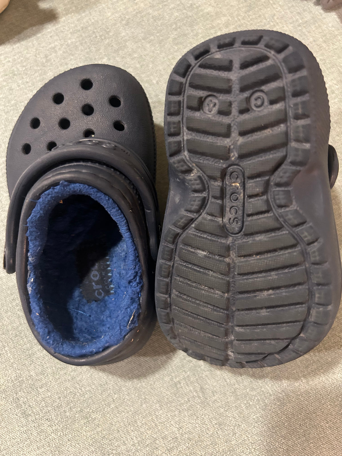 Seller 128 - Fleece Lined Crocs Size 4