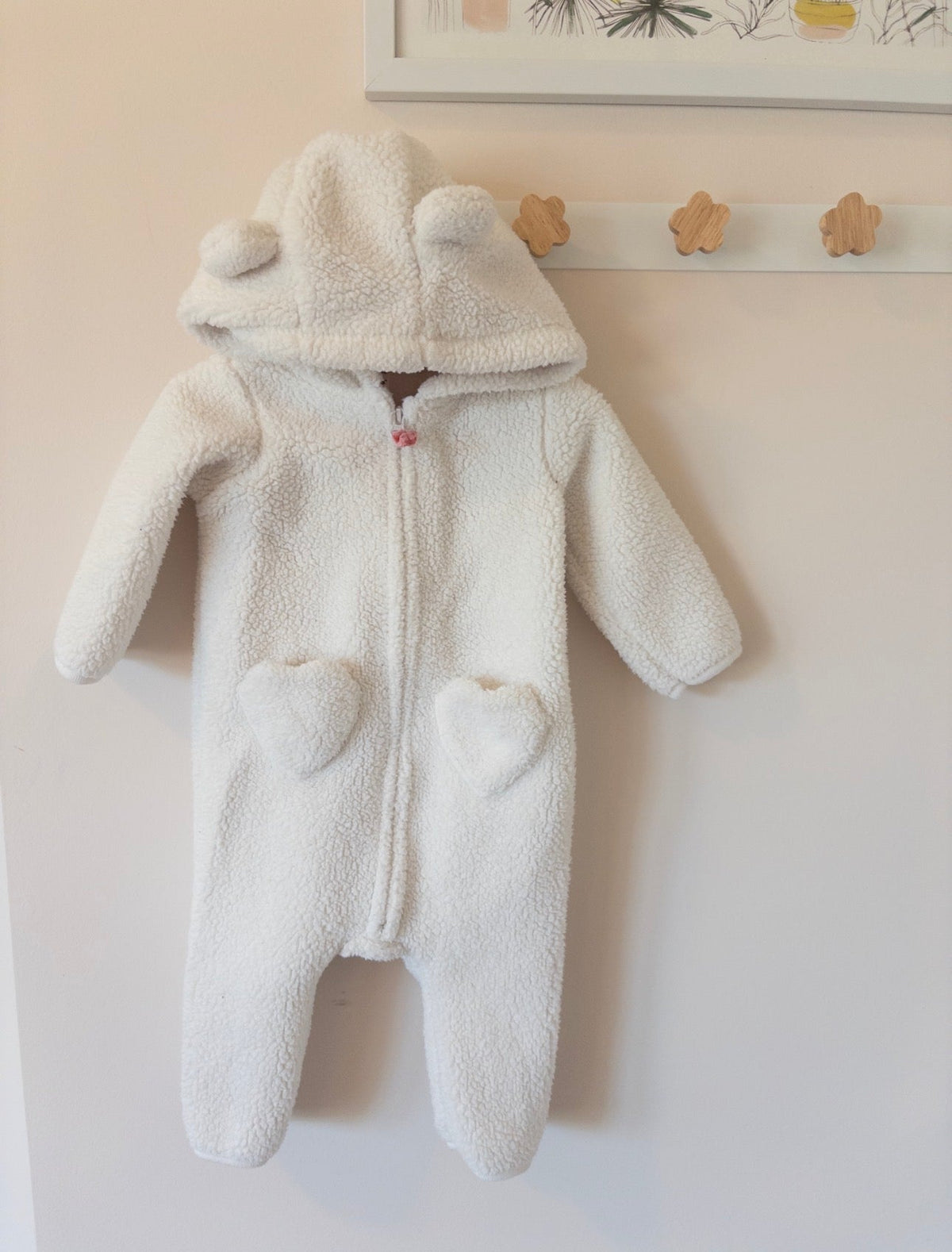 #36- GIrls carter 6 mo white fleece zip up coat GUC
