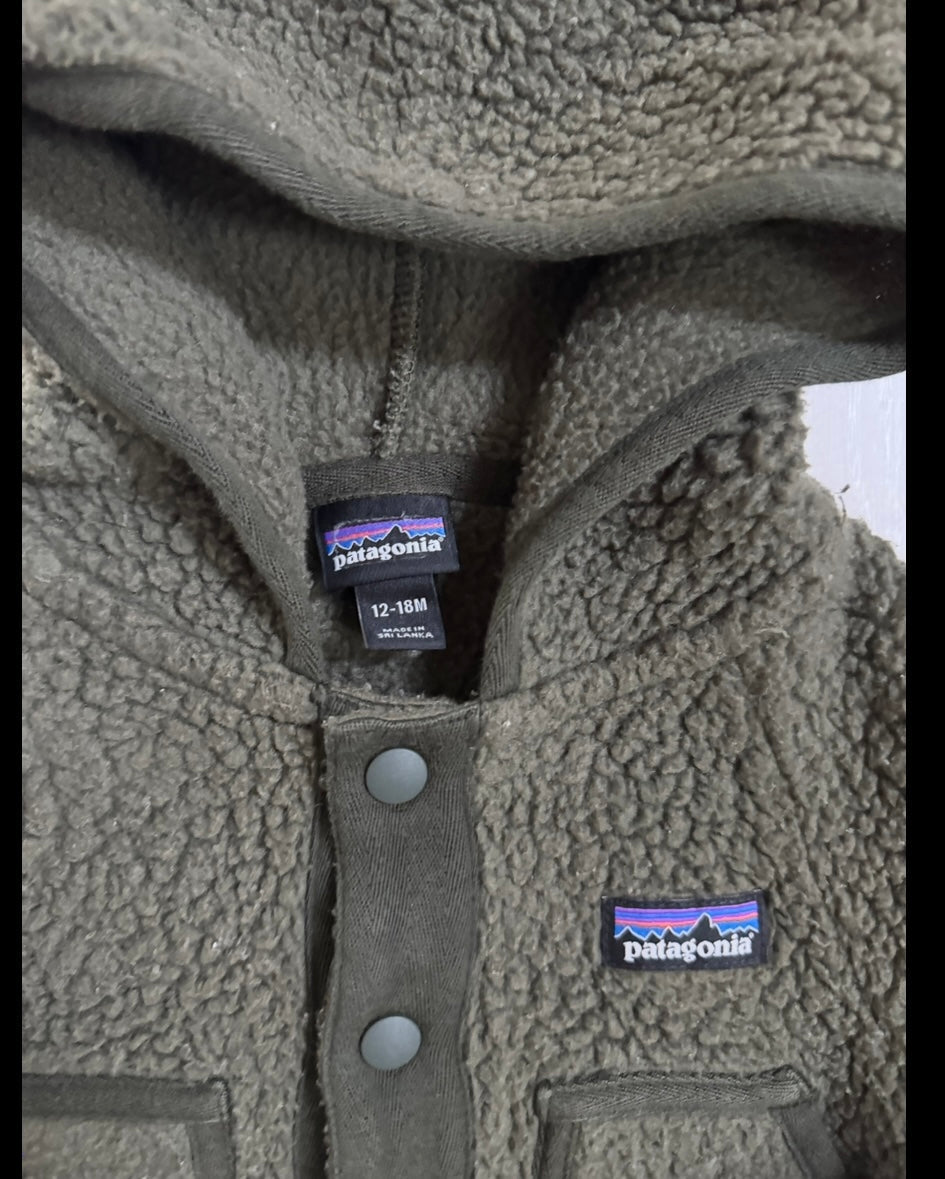 #207 Patagonia hunter green fleece jacket size 12-18 Month
