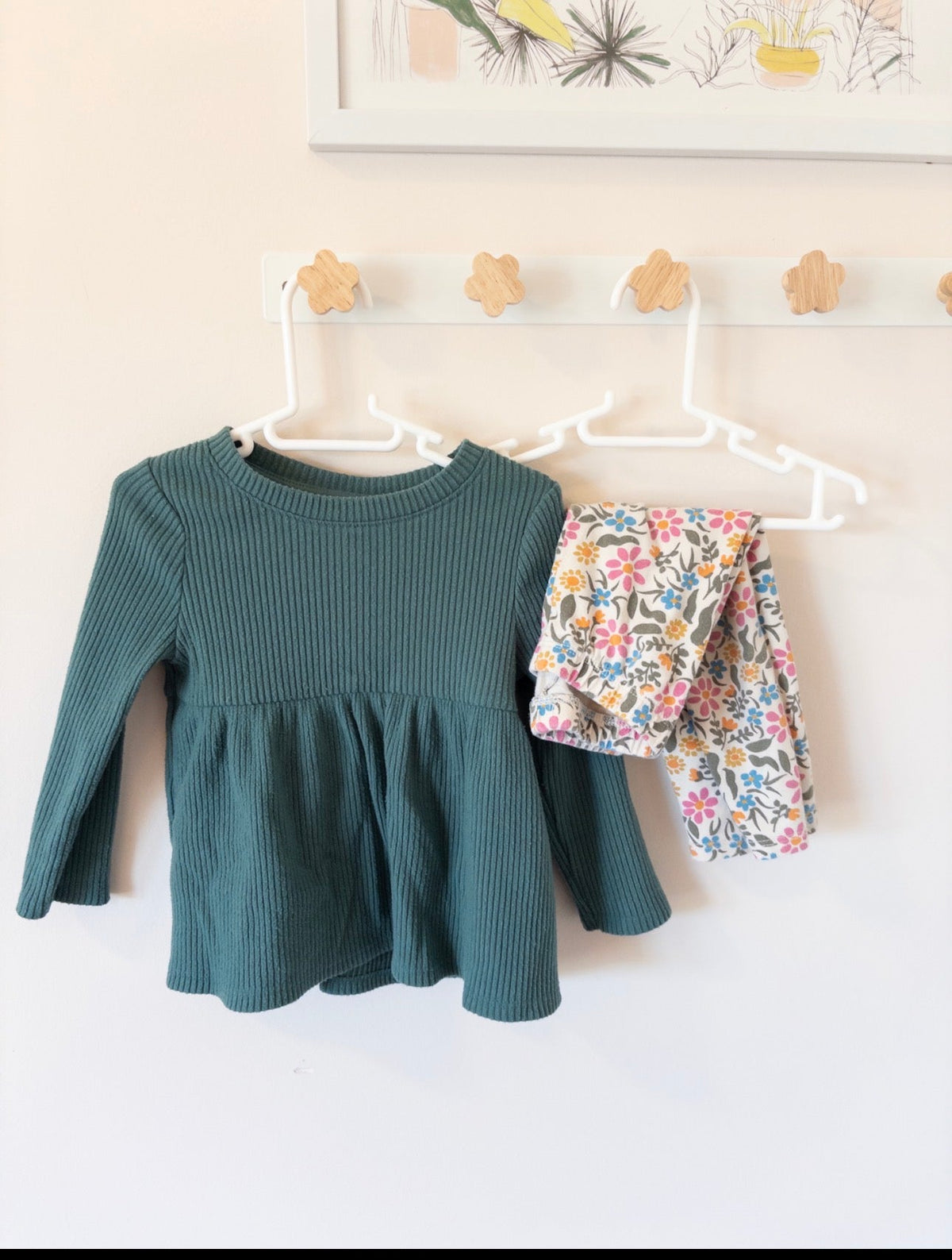 #36- Girls cat and jack 18mo outfit with green sweater and floral pants GUC