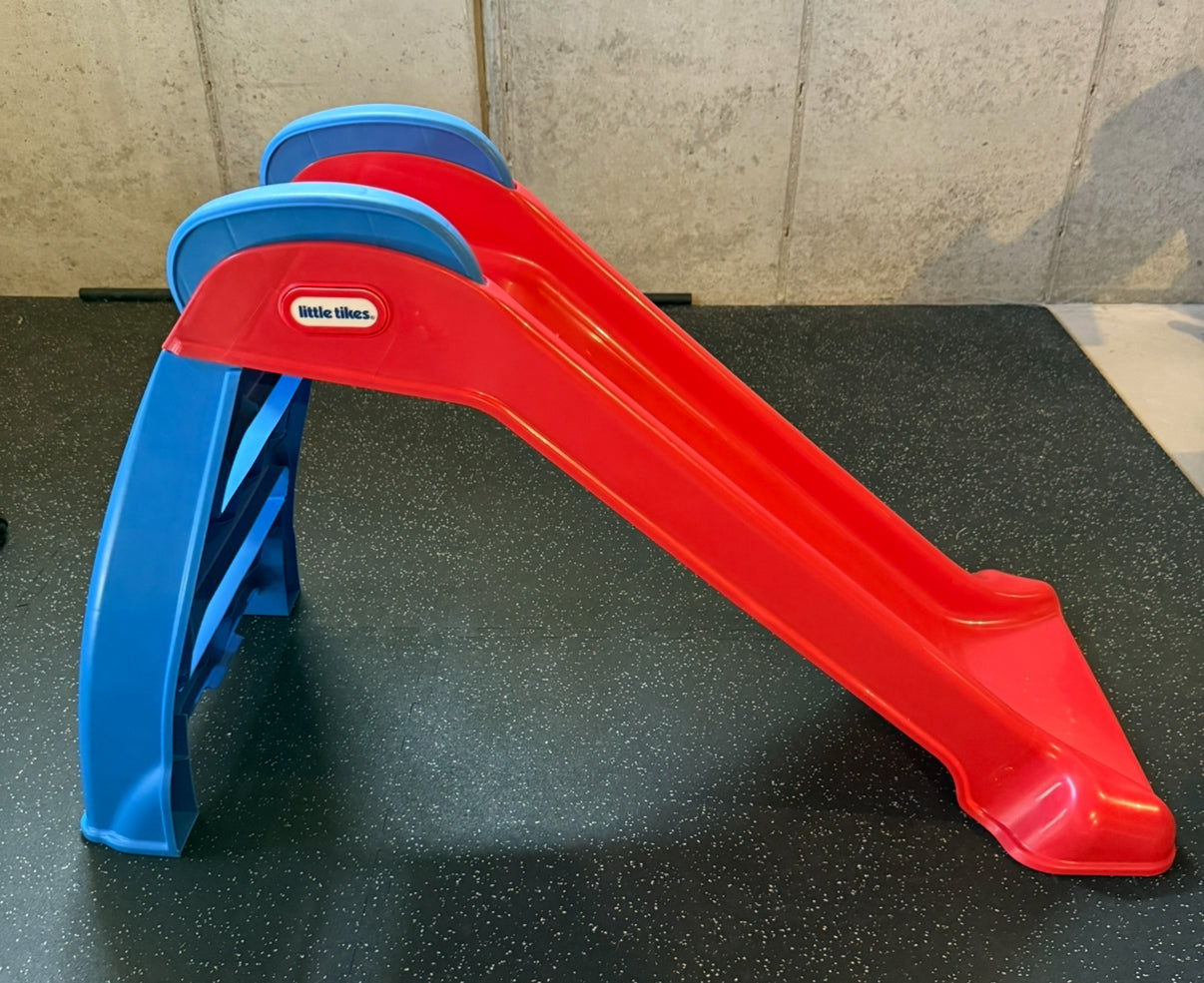 #173 Little Tikes plastic slide