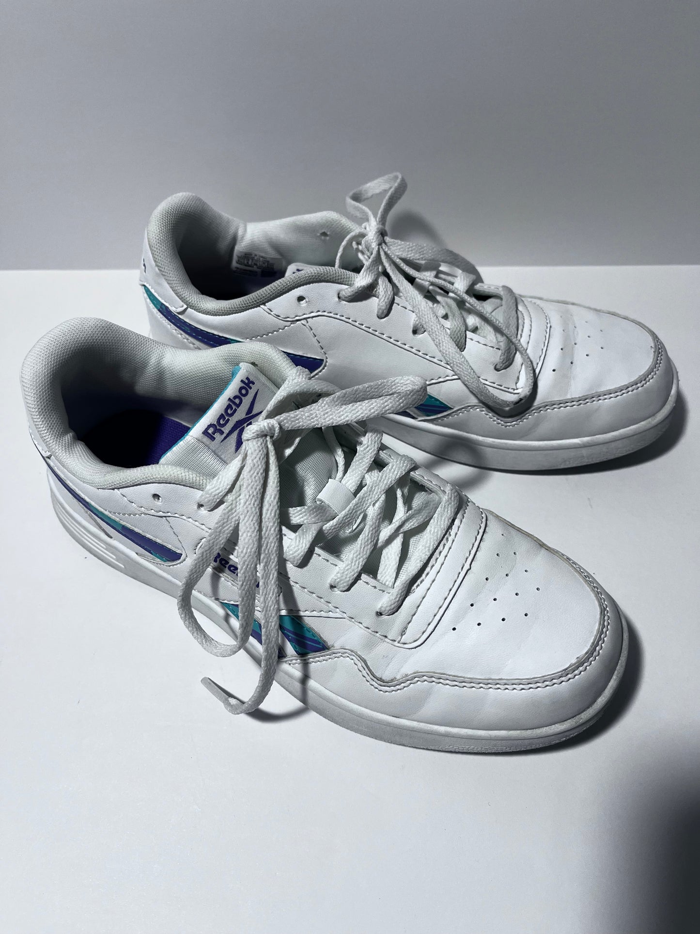 #150 REDUCED girls 4.5 reebok sneakers white teal purple