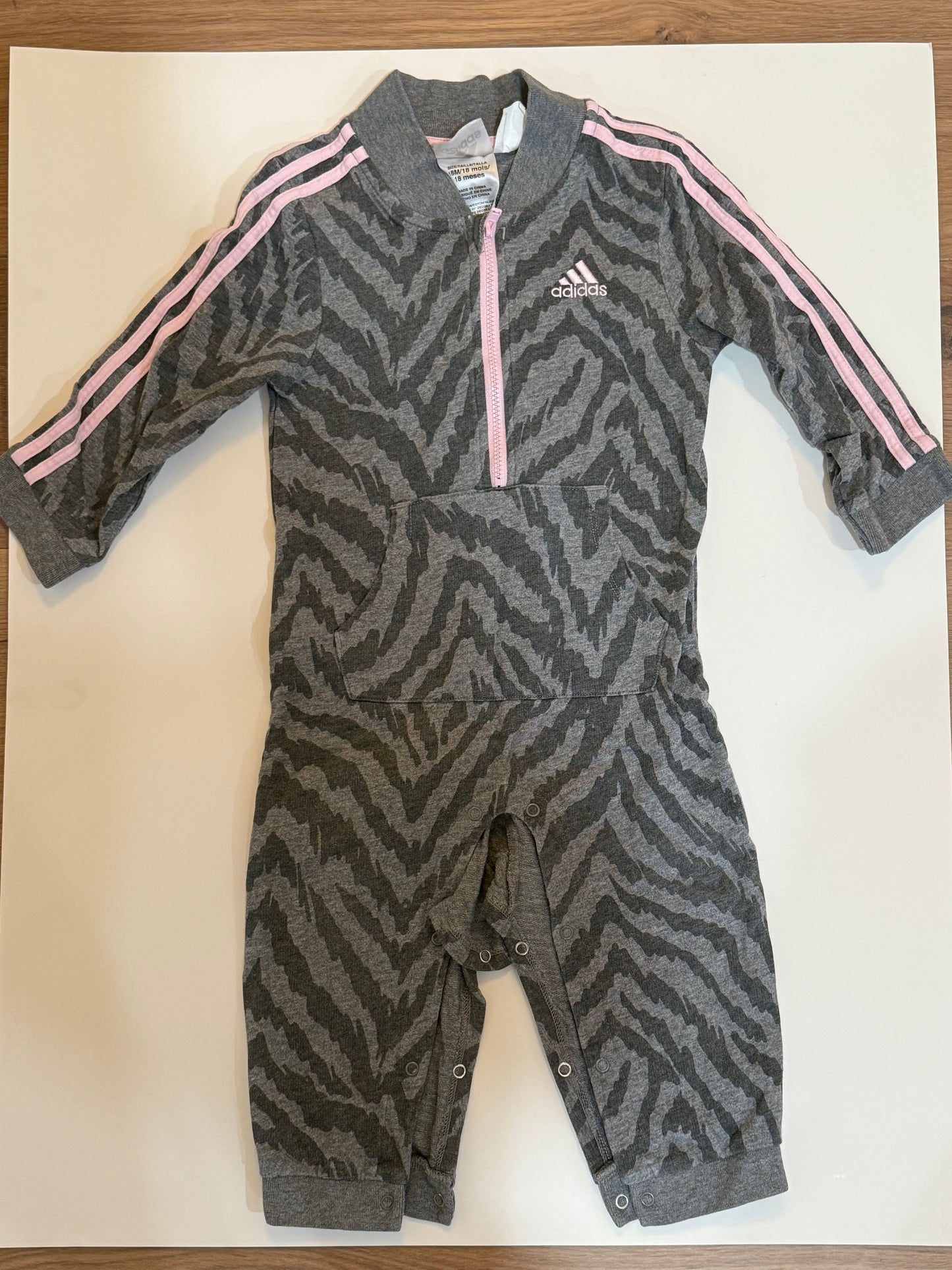 #50 • Girls • Adidas • 18 Months • EUC