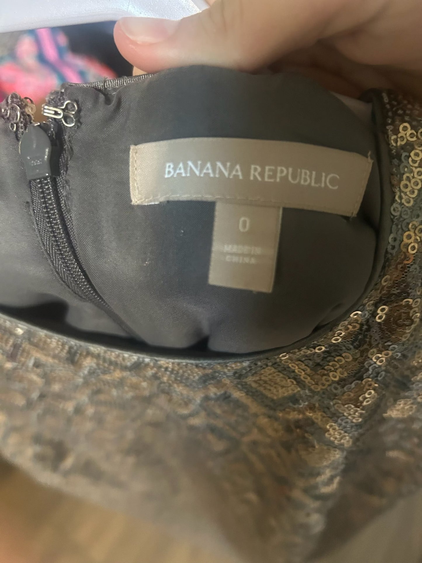 136 EUC banana republic sequin dress size 0