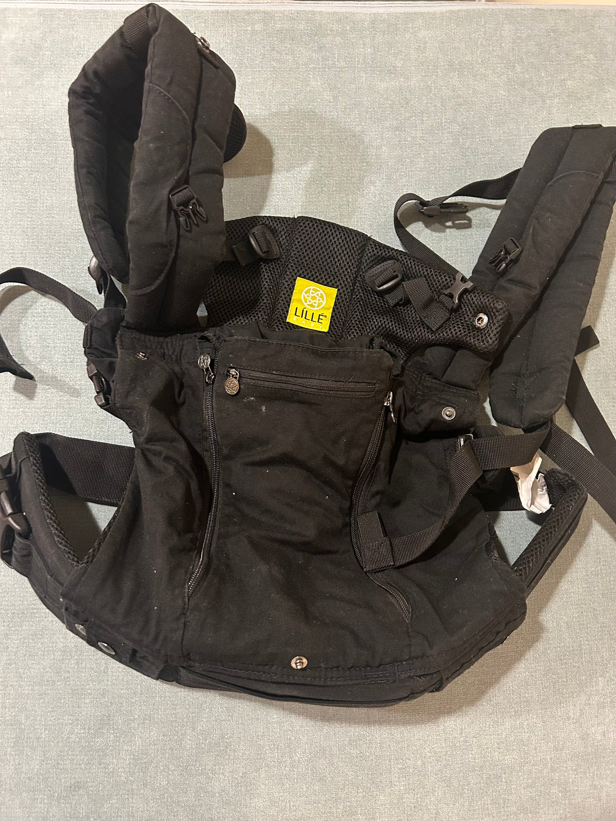 Seller 128 - Lille Baby Carrier