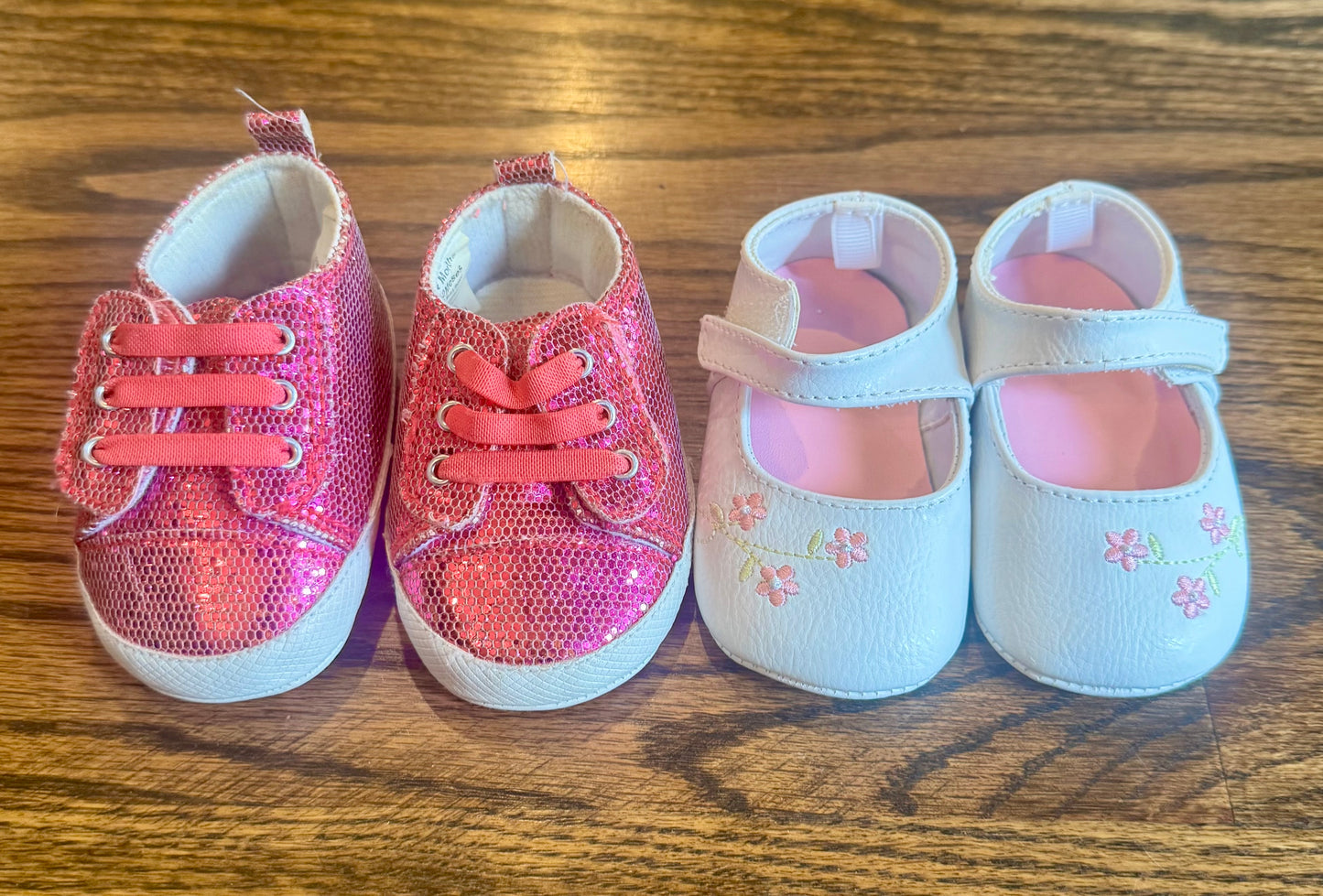 Seller # 172 Girls Baby Shoes Size 12 month/ Size 2 (infant)
