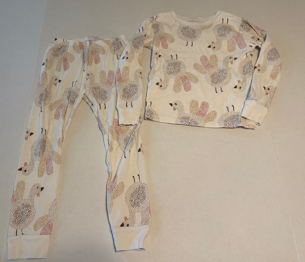 #25 Unisex size 5T Carter’s Thanksgiving pjs