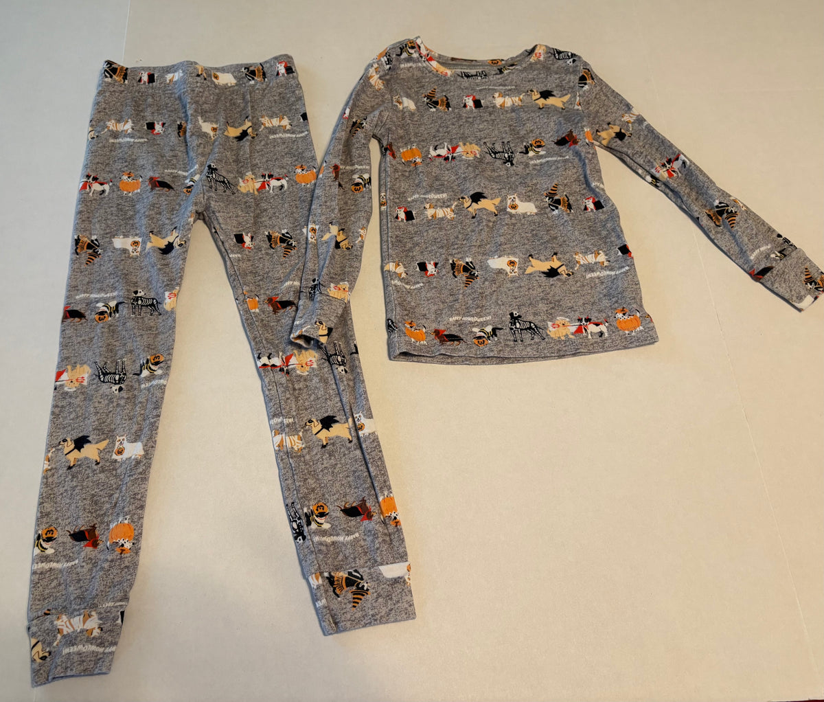 #25 Unisex 5T Old Navy Halloween pjs with dogs as ghosts