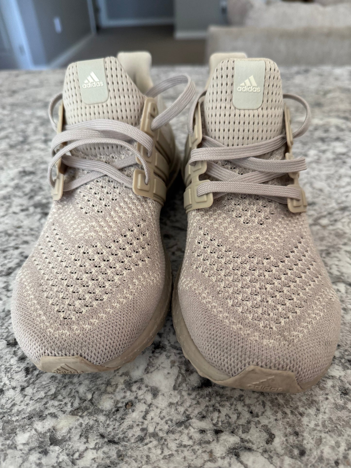 #107 REDUCED Adidas Size 7.5 EUC