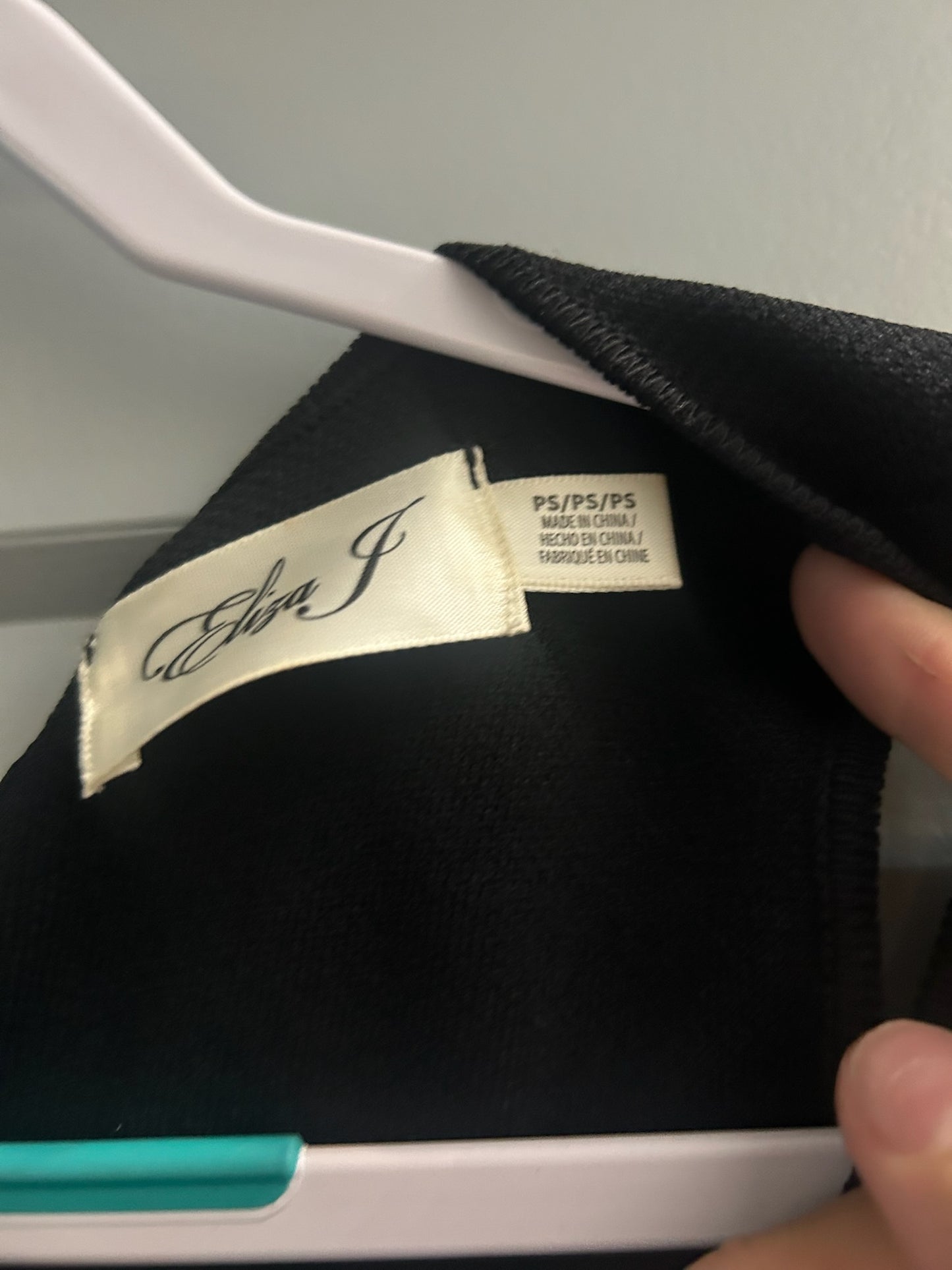 136 EUC black dress with shoulder cut outs small Eliza j
