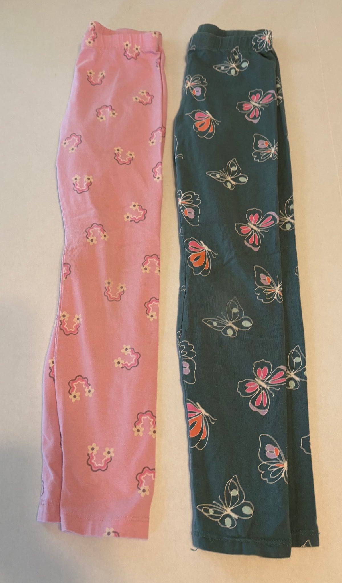 #25 Girls size 6/7 Small Cat and Jack 2 pairs of leggings - green with butterflies and pink with rainbows