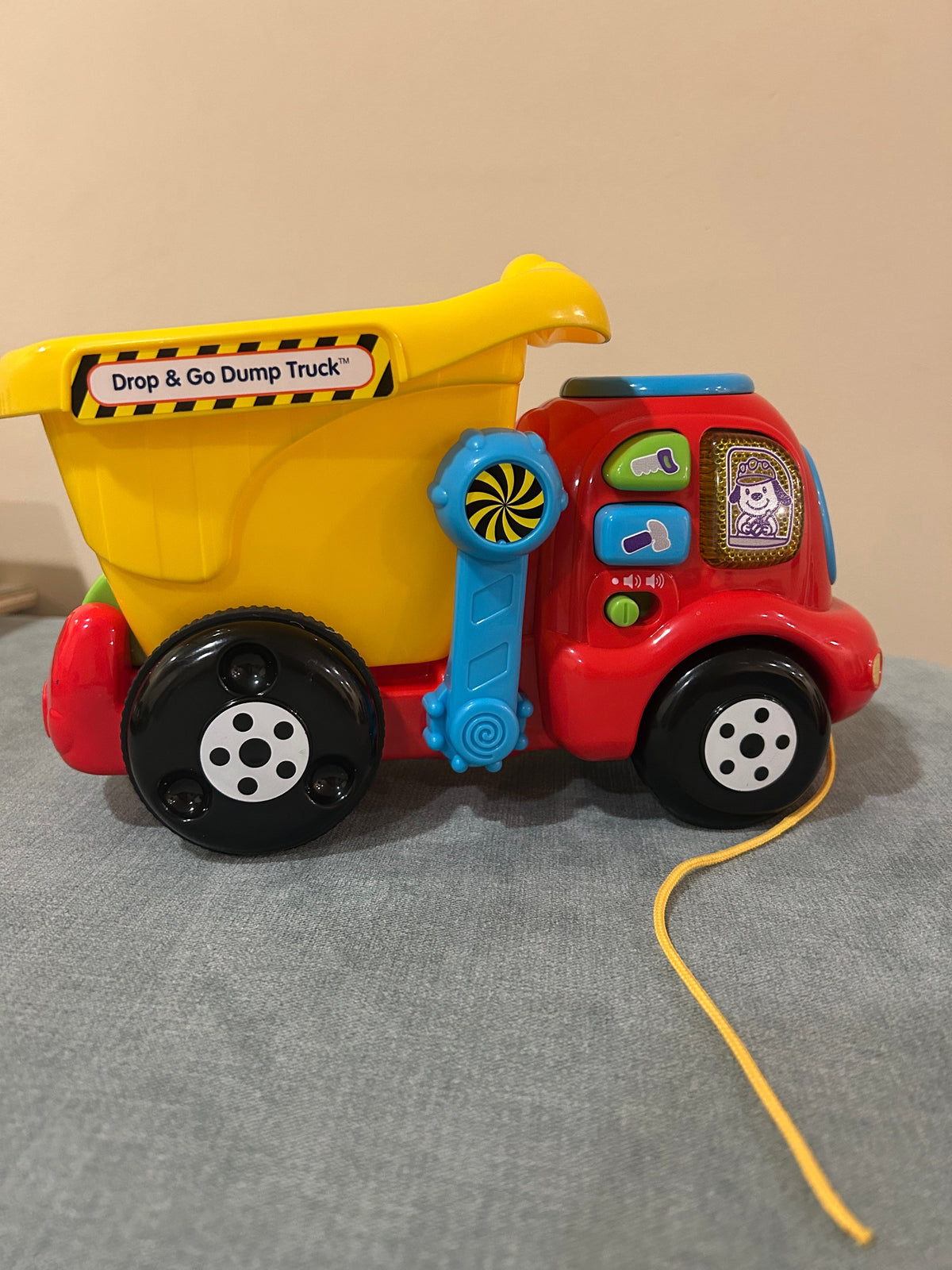 Seller 128 - VTech Dump and Go Dump Truck w/Balls