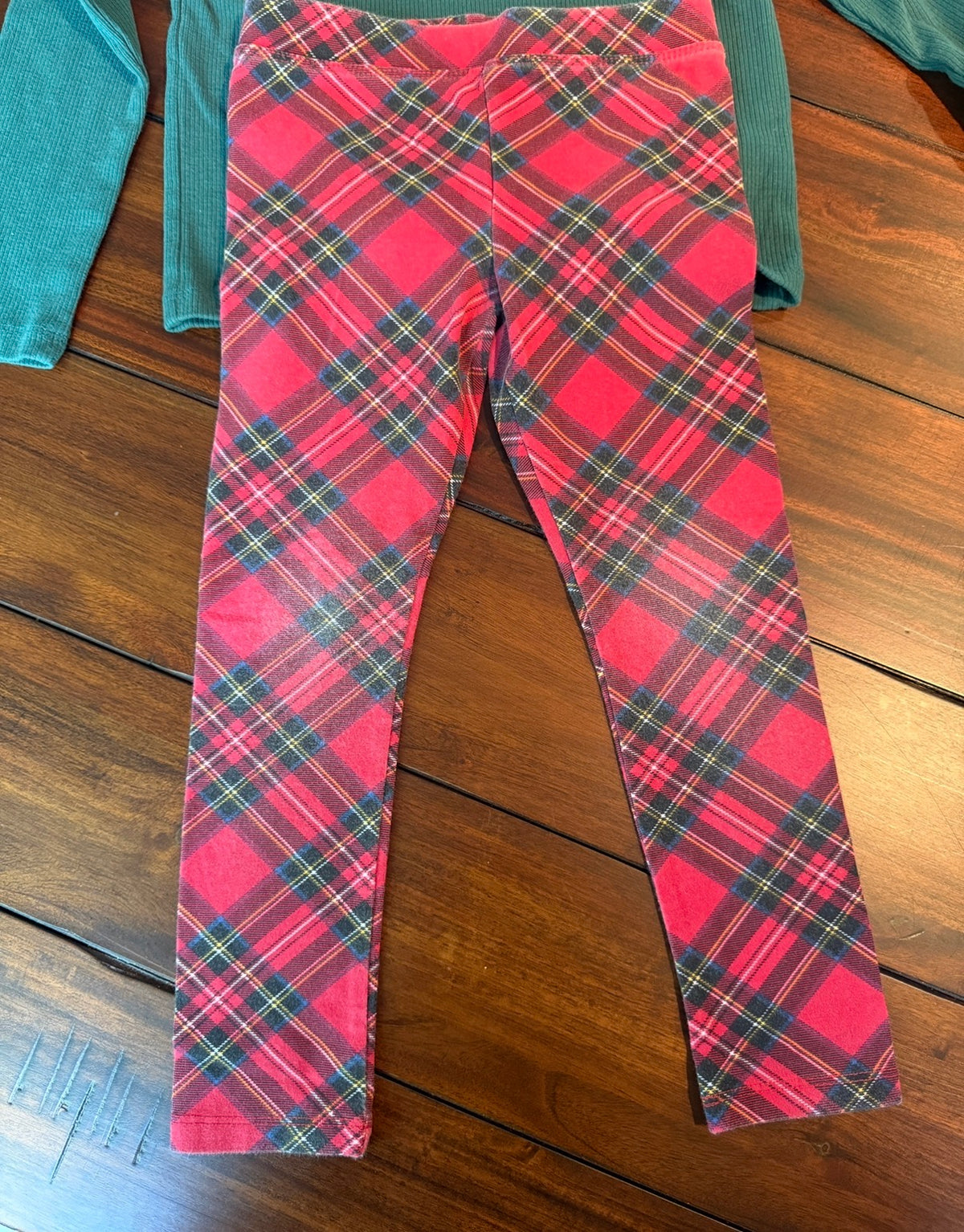 #51 Girls 4-5 Holiday Outfit Crewcuts Plaid Pants and Cat & Jack Green Long Sleeve