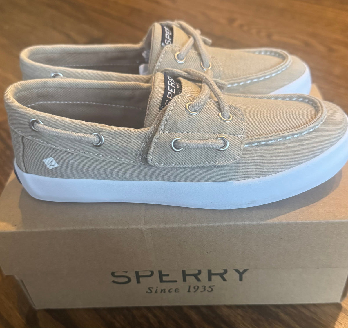 #75 Sperry Boys Shoes NEW, Size 12