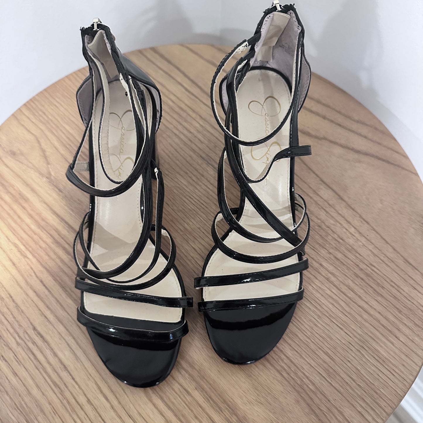 Seller #147 |Women’s 8 Jessica Simpson pumps