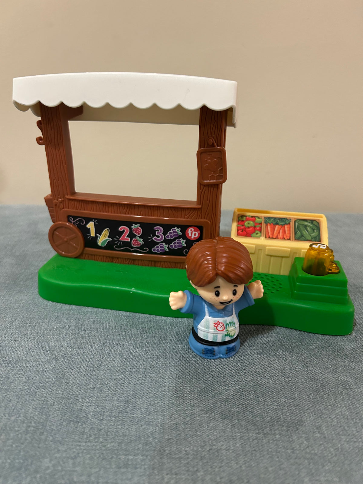 Seller 128 - Little People Market Set