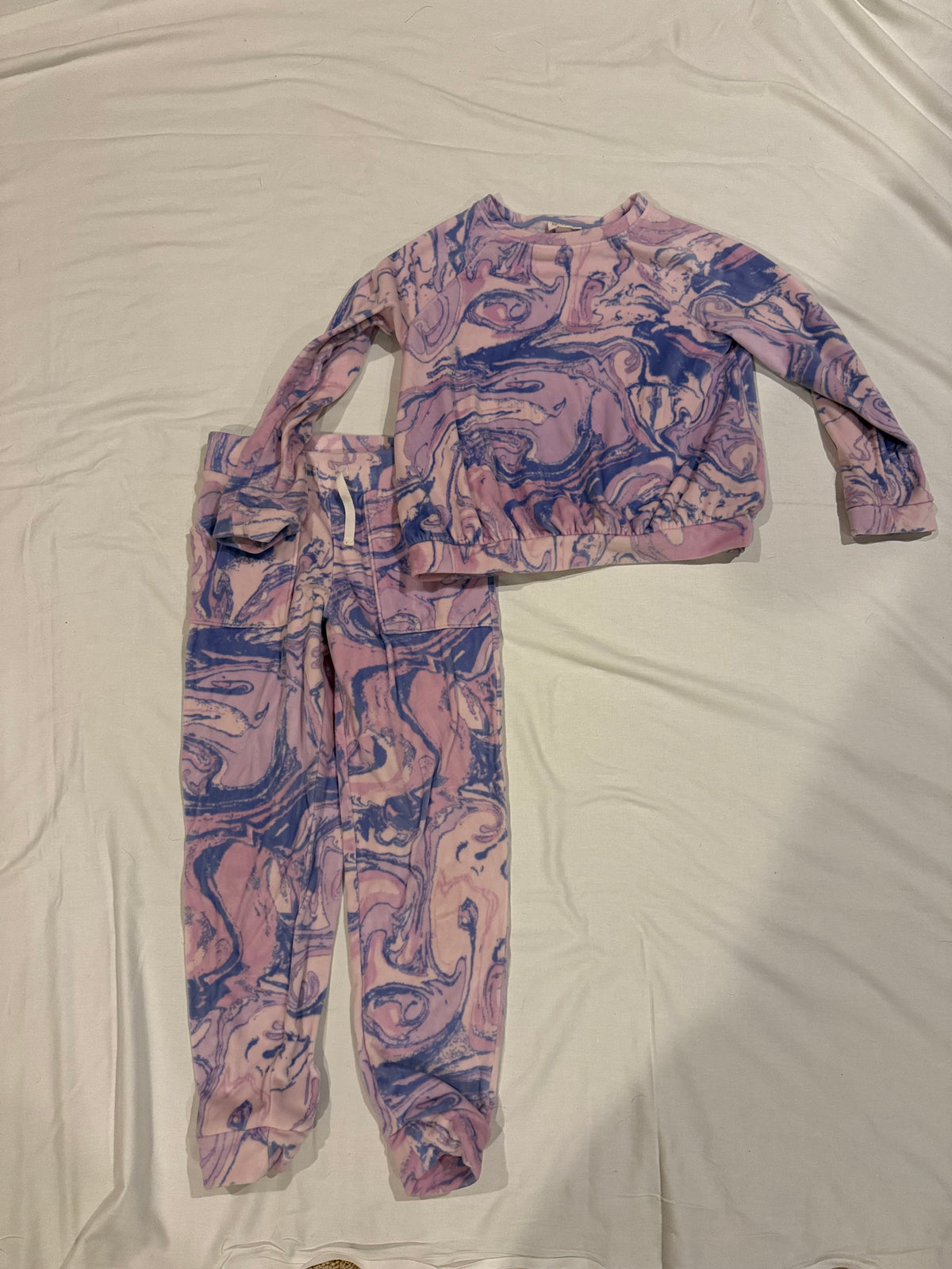Seller #142 Girls size 7/8 Cat & Jack Fleece sweatsuit