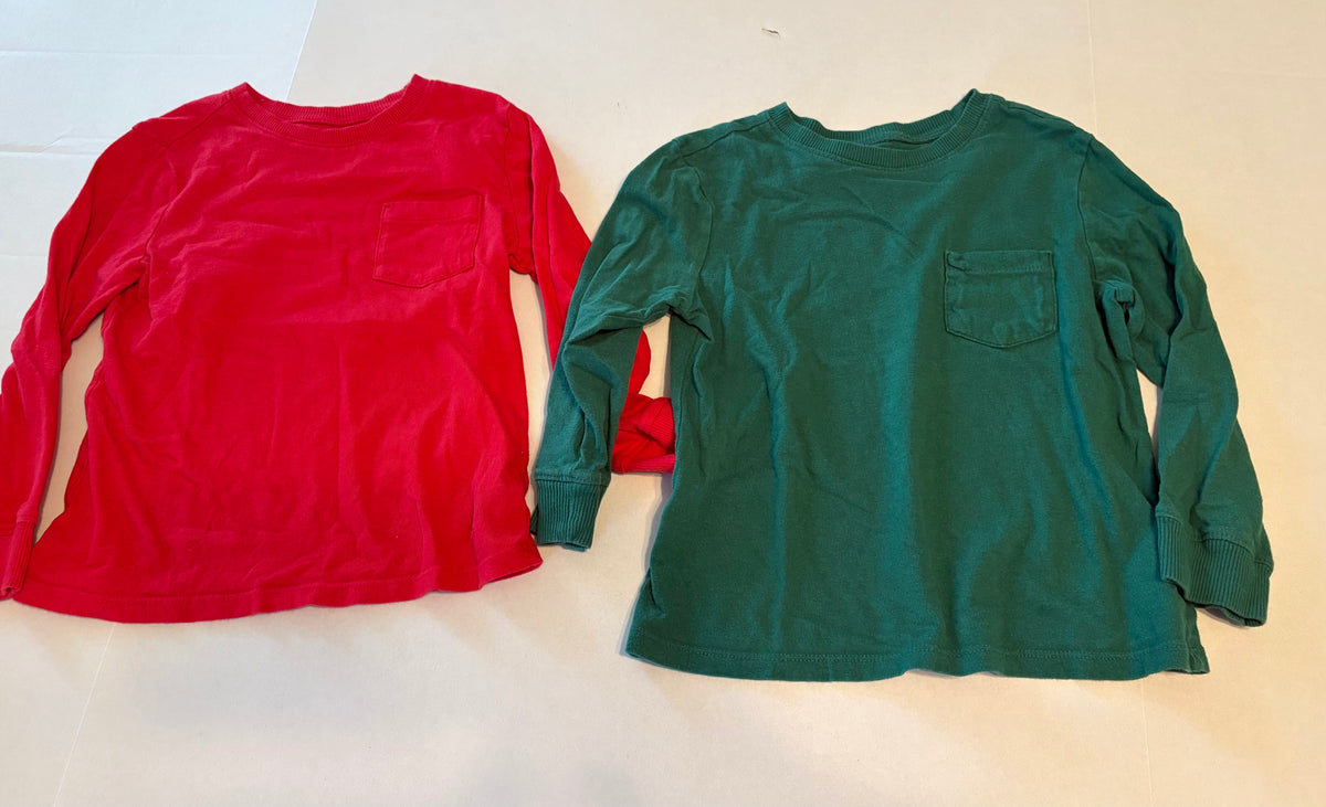 #25 Boys 5T Old Navy set of 2 long sleeve pocket t shirts red and green