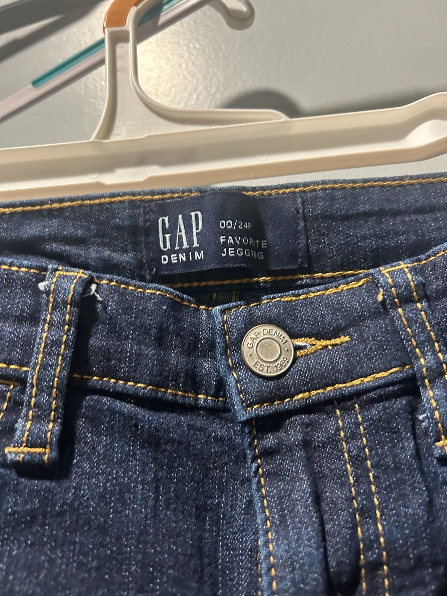 136 nwot gap skinny jeans 24