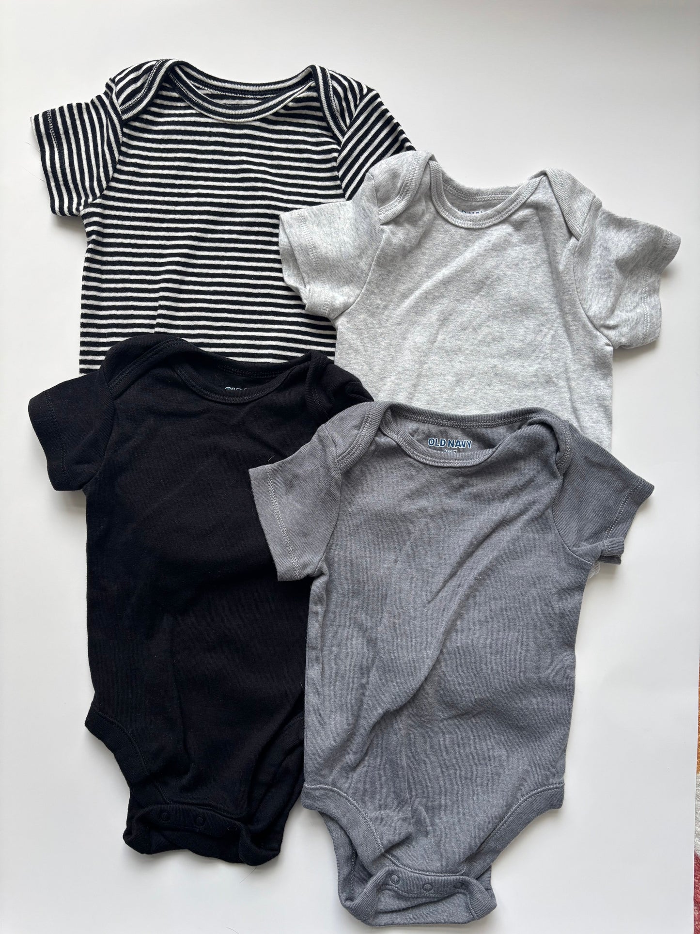 Seller #50 Gender-Neutral Old Navy Onesie Bundle NWOT - 6-12 Months