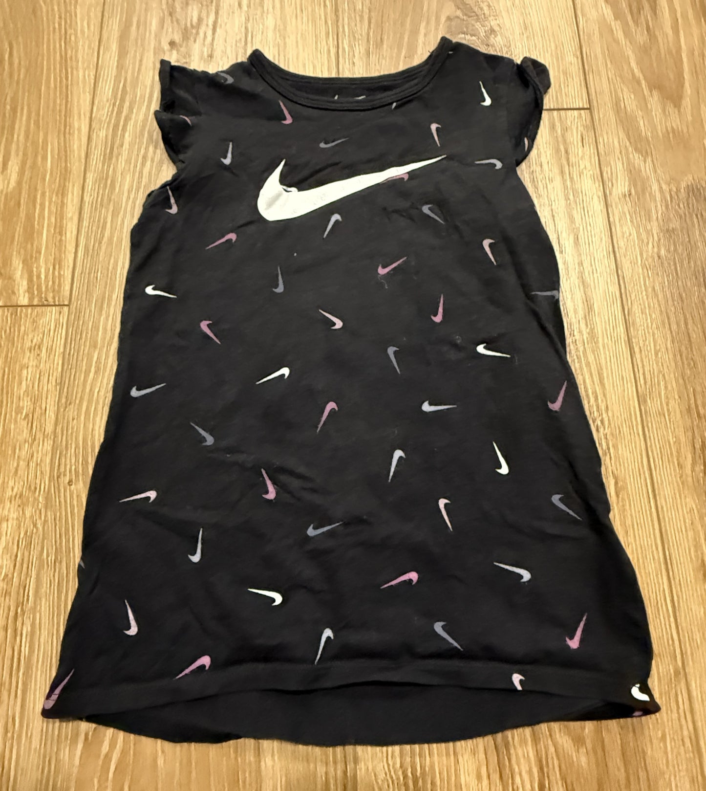 Seller #24 Girls Size 6 Nike Swoosh Shirt