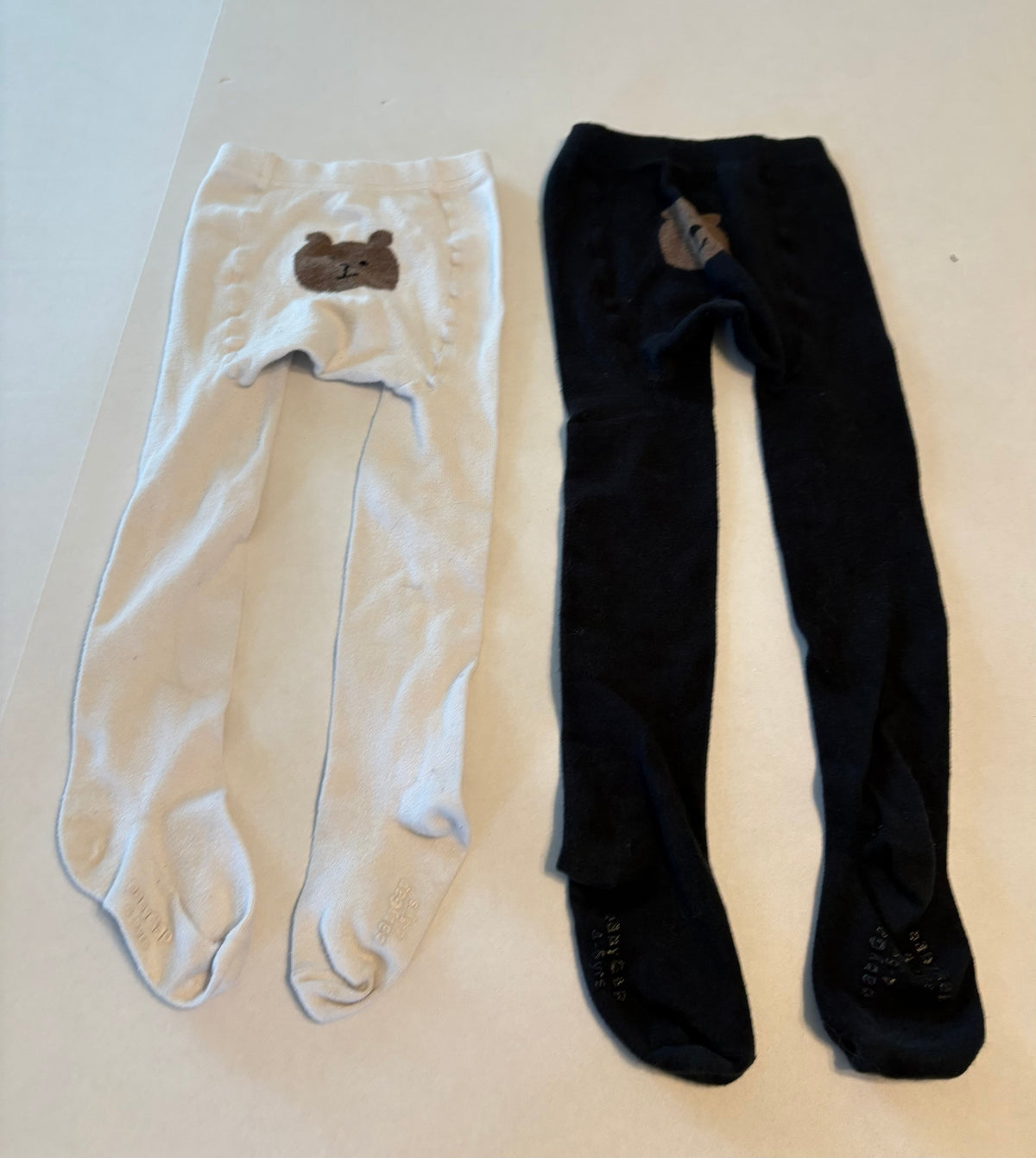 #25 Girls size 4-5 Gap tights - set of 2 - white and black with bear on butt