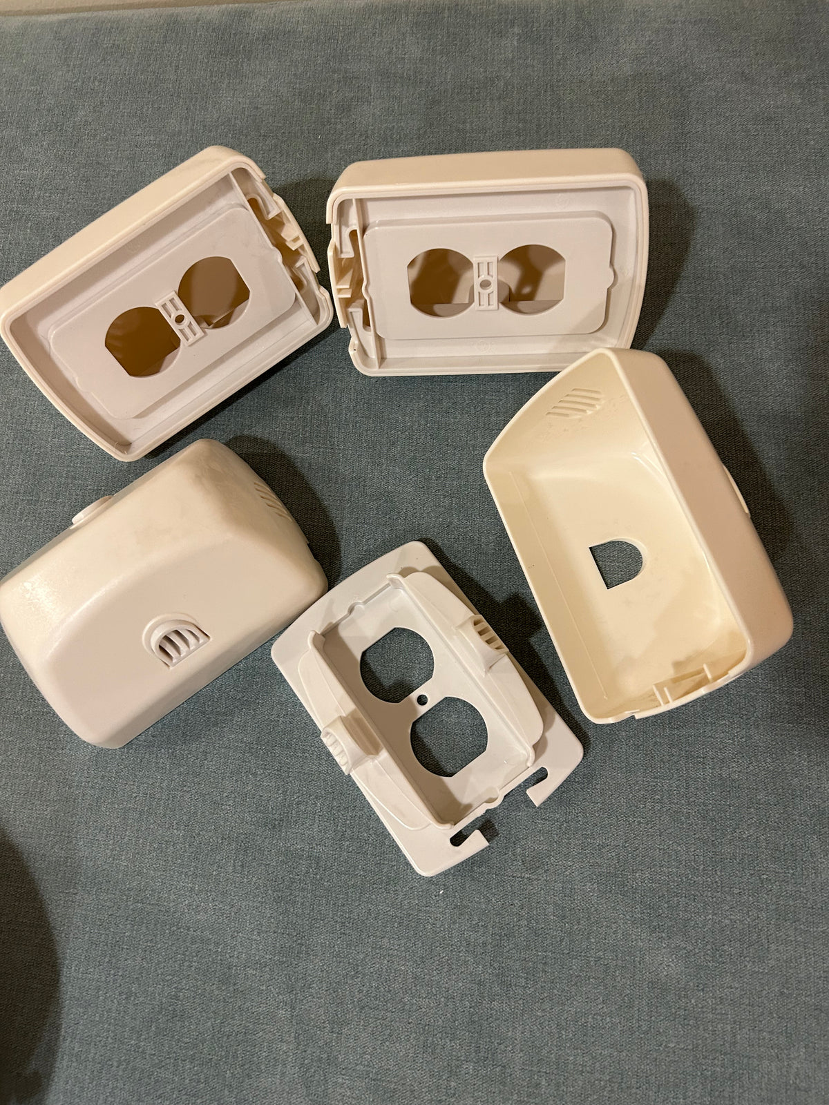 Seller 128 - Outlet Covers