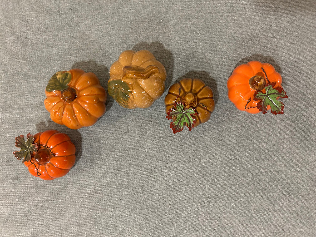 Seller 128 - Ceramic Pumpkin Decor