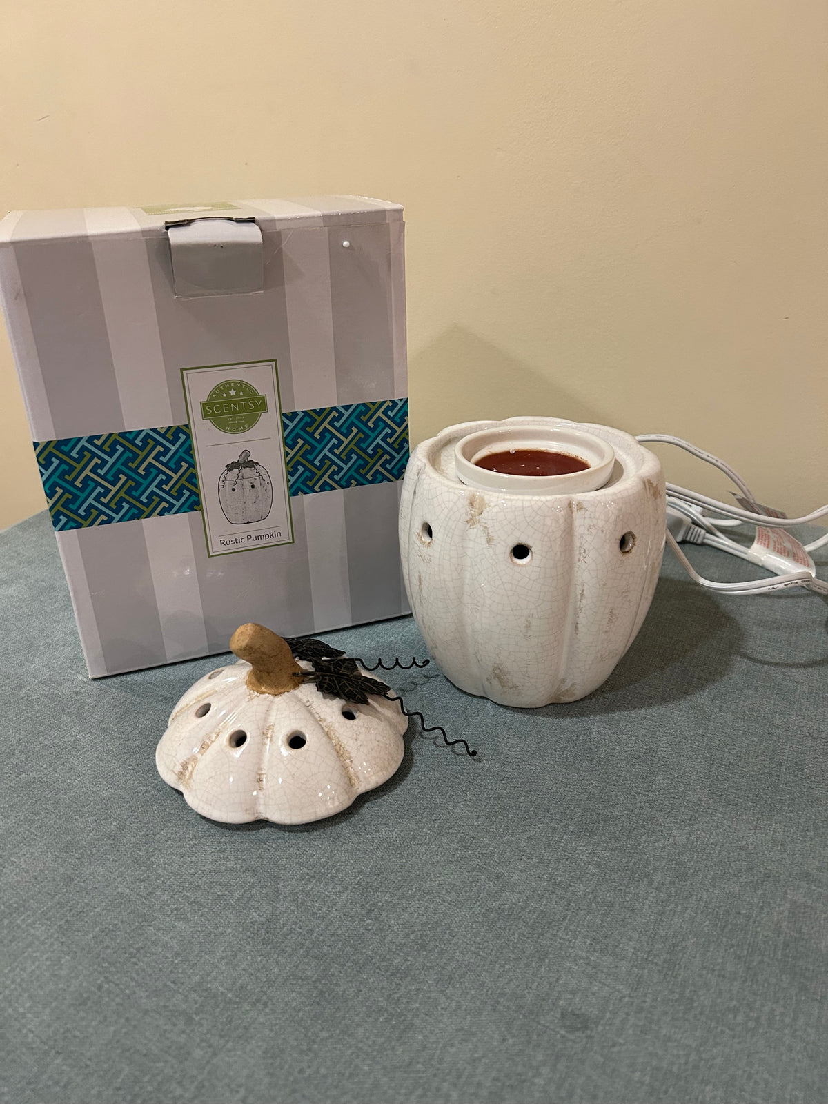 Seller 128 - Scentsy Warmer Rustic Pumpkin