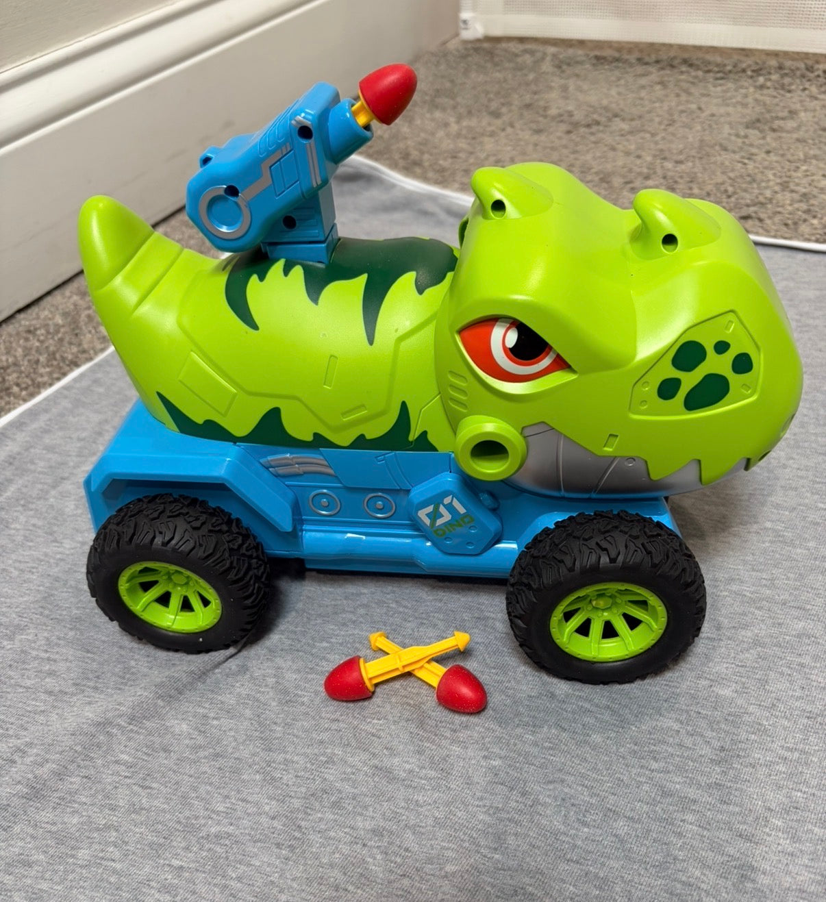 REDUCED Seller #119 Driving Dinosaur Car Track