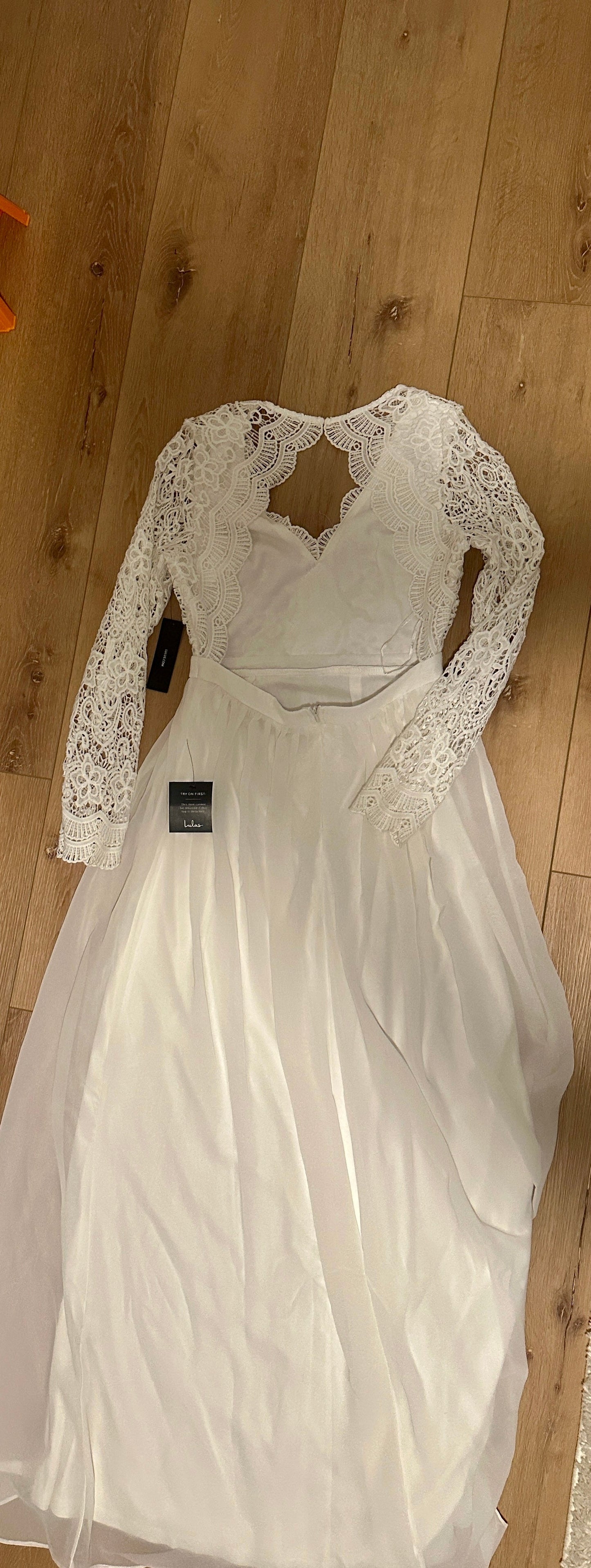 #161 NWT Women’s Size Medium long sleeve white lace Lulu’s dress (Reduced!)