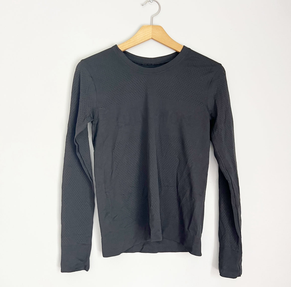 Seller 196 Lululemon breeze by long sleeve top size women’s 4