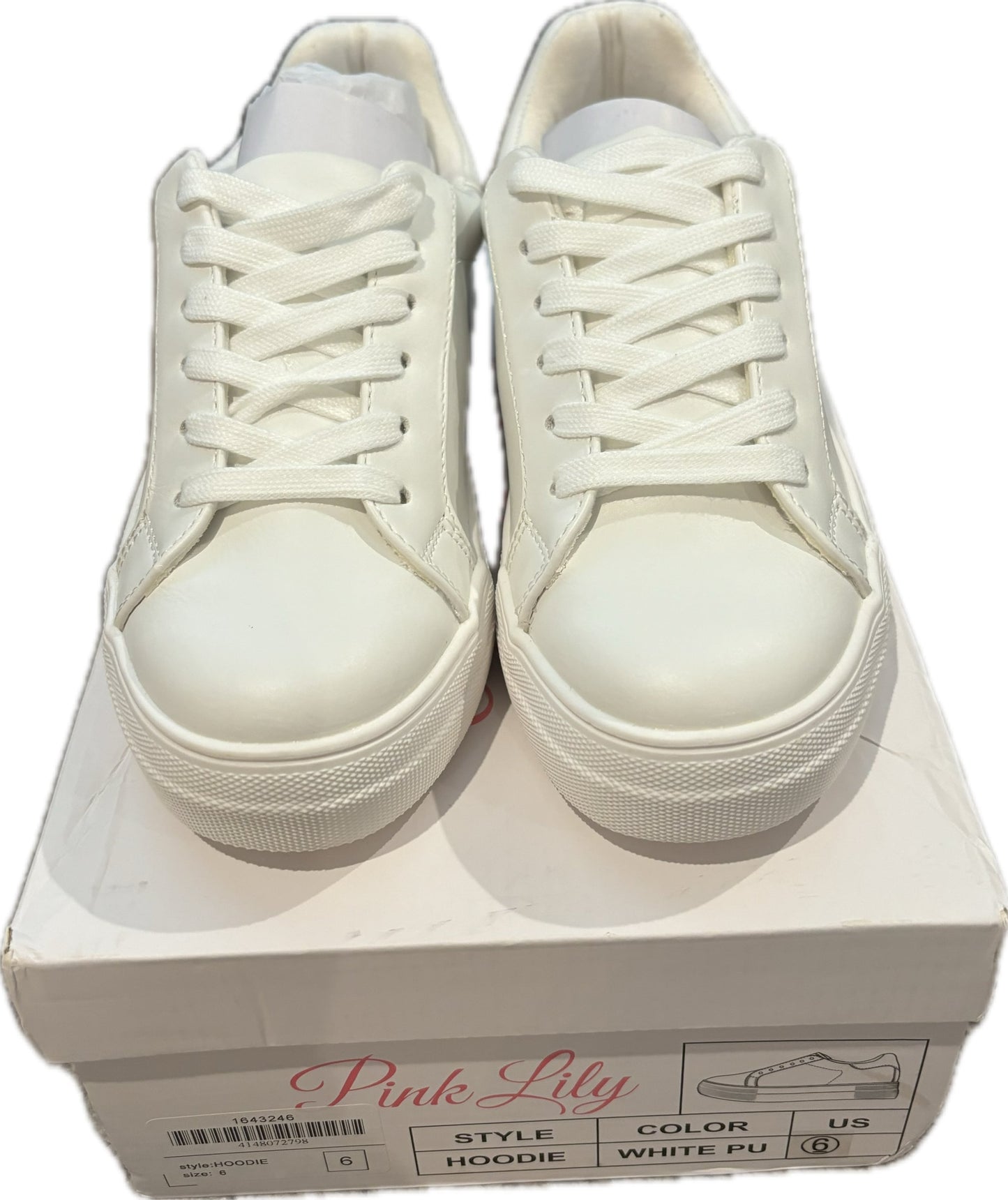 #73 NWT Women’s White Sneakers size 6