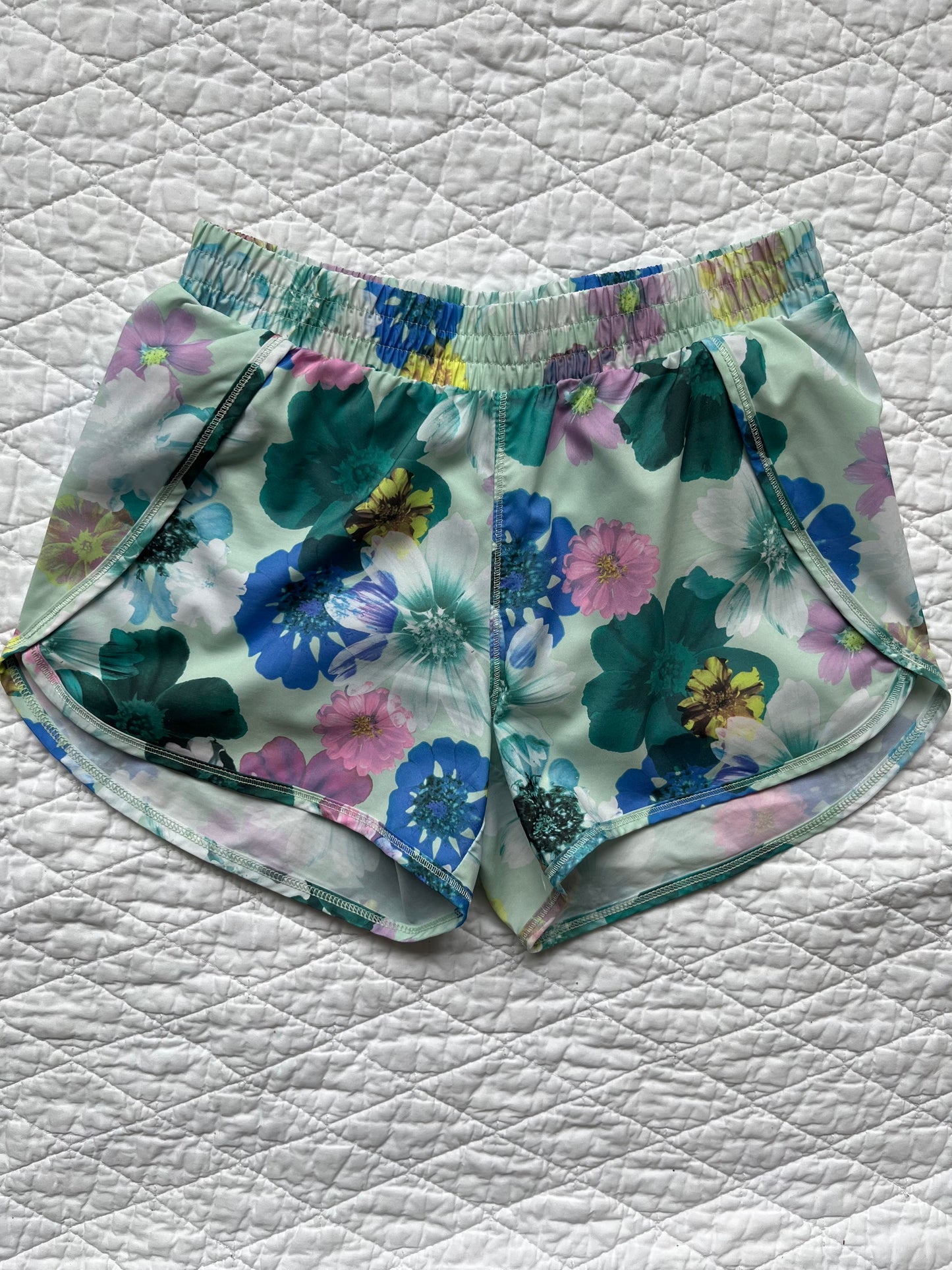Seller #113 Girls All In Motion Floral Shorts Size L 10/12