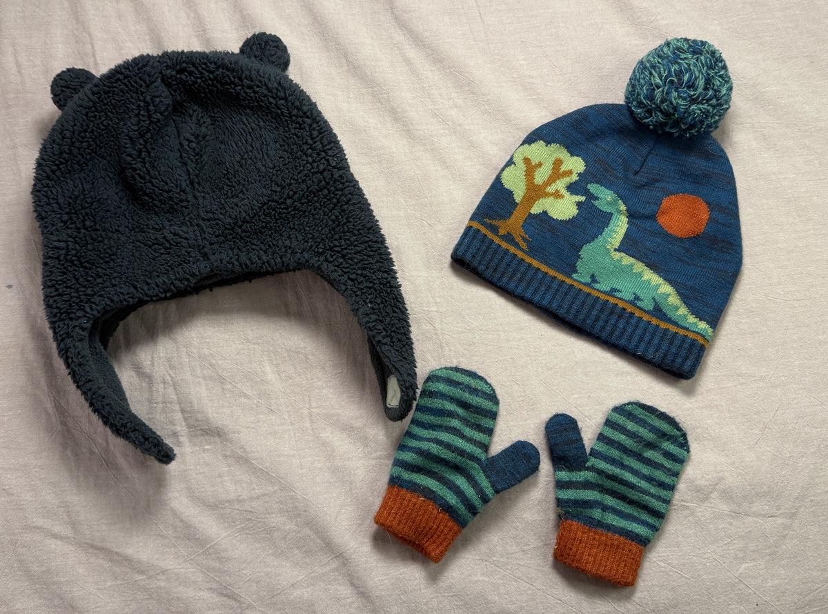 #103 12-18m Dino Hat/Bear Hat Set