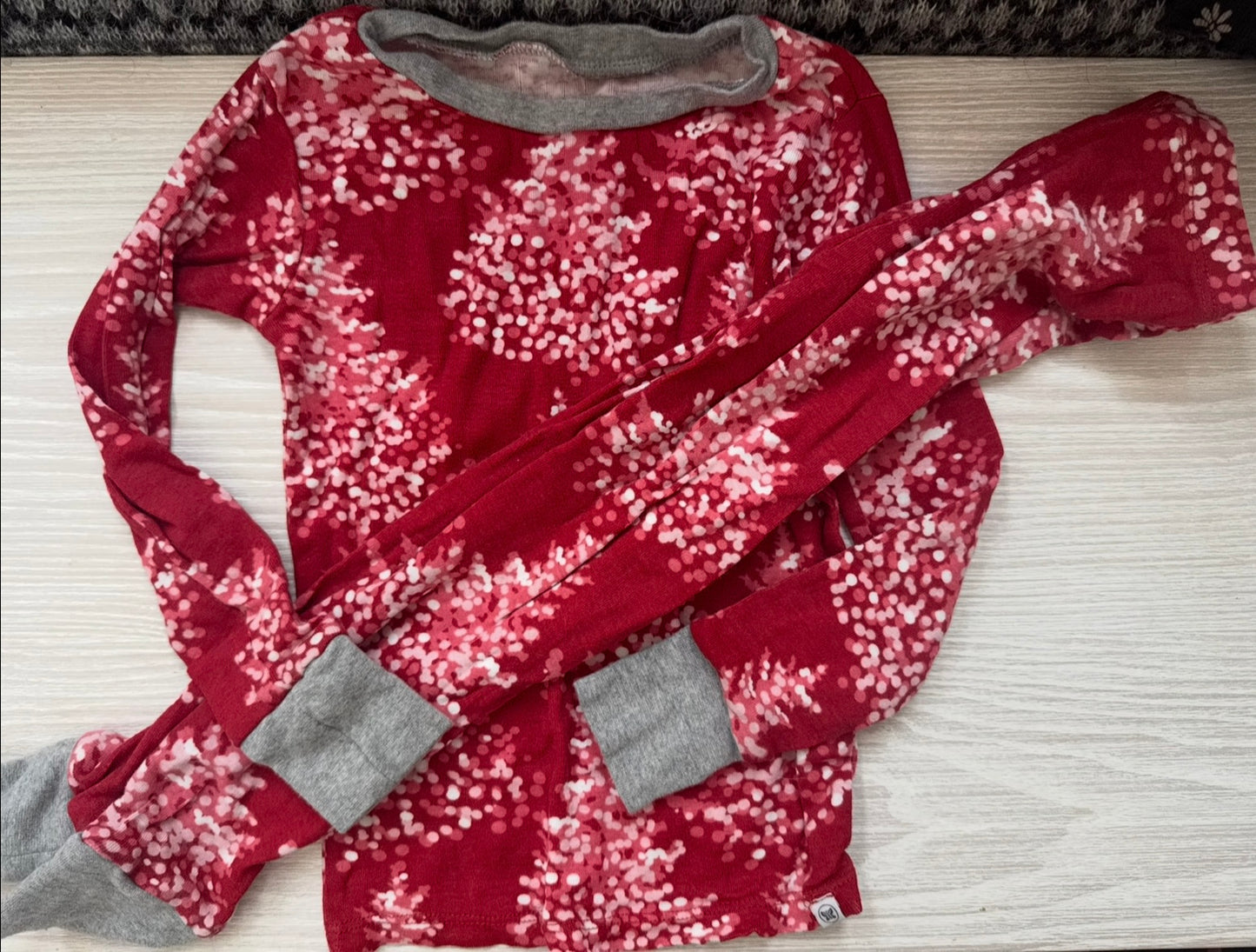 #207 Honest Baby green Christmas pajama set size 5T (Sibling matches size 18M & 2T)