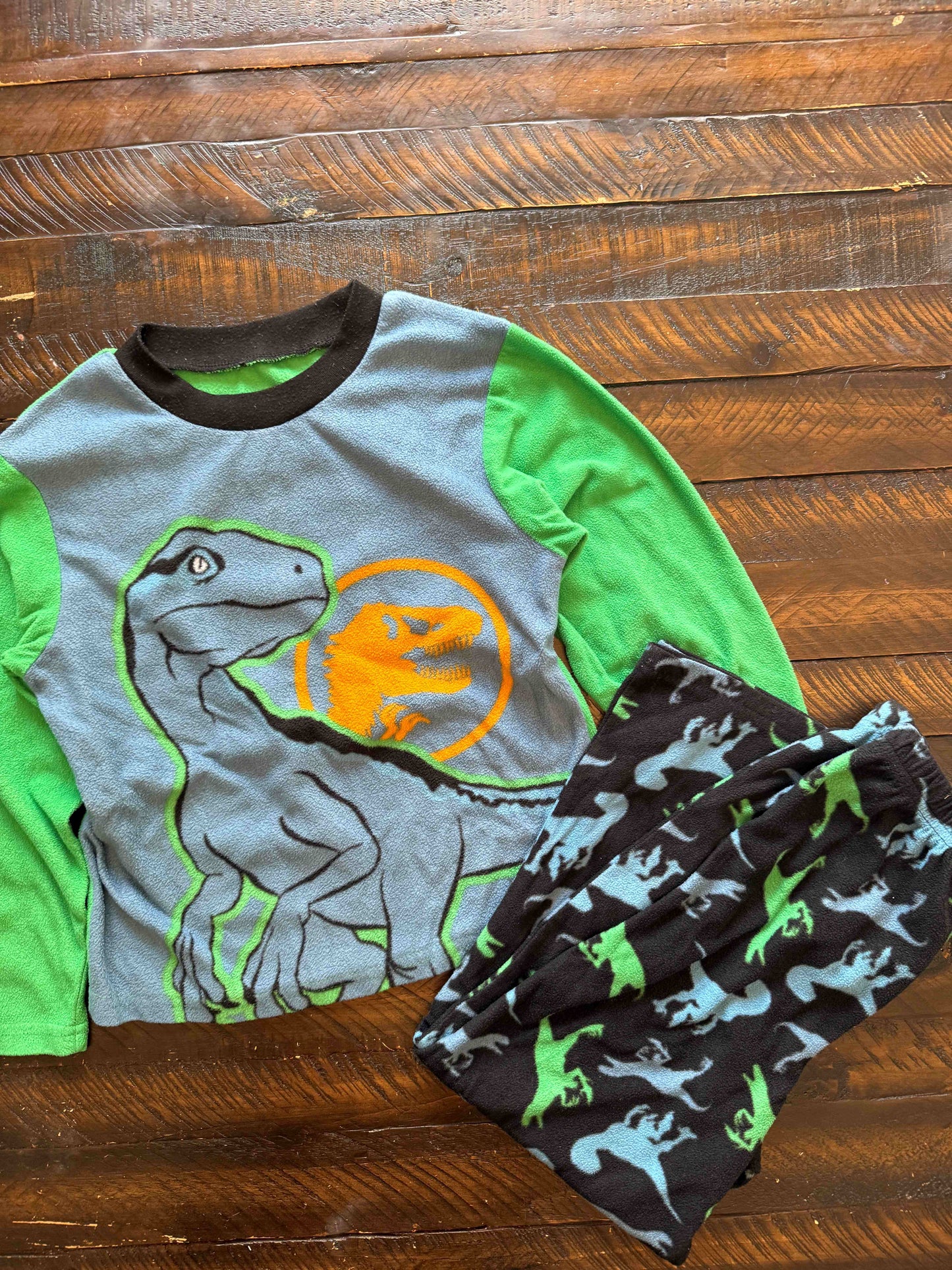 134 Boys Jurassic World fleece pjs