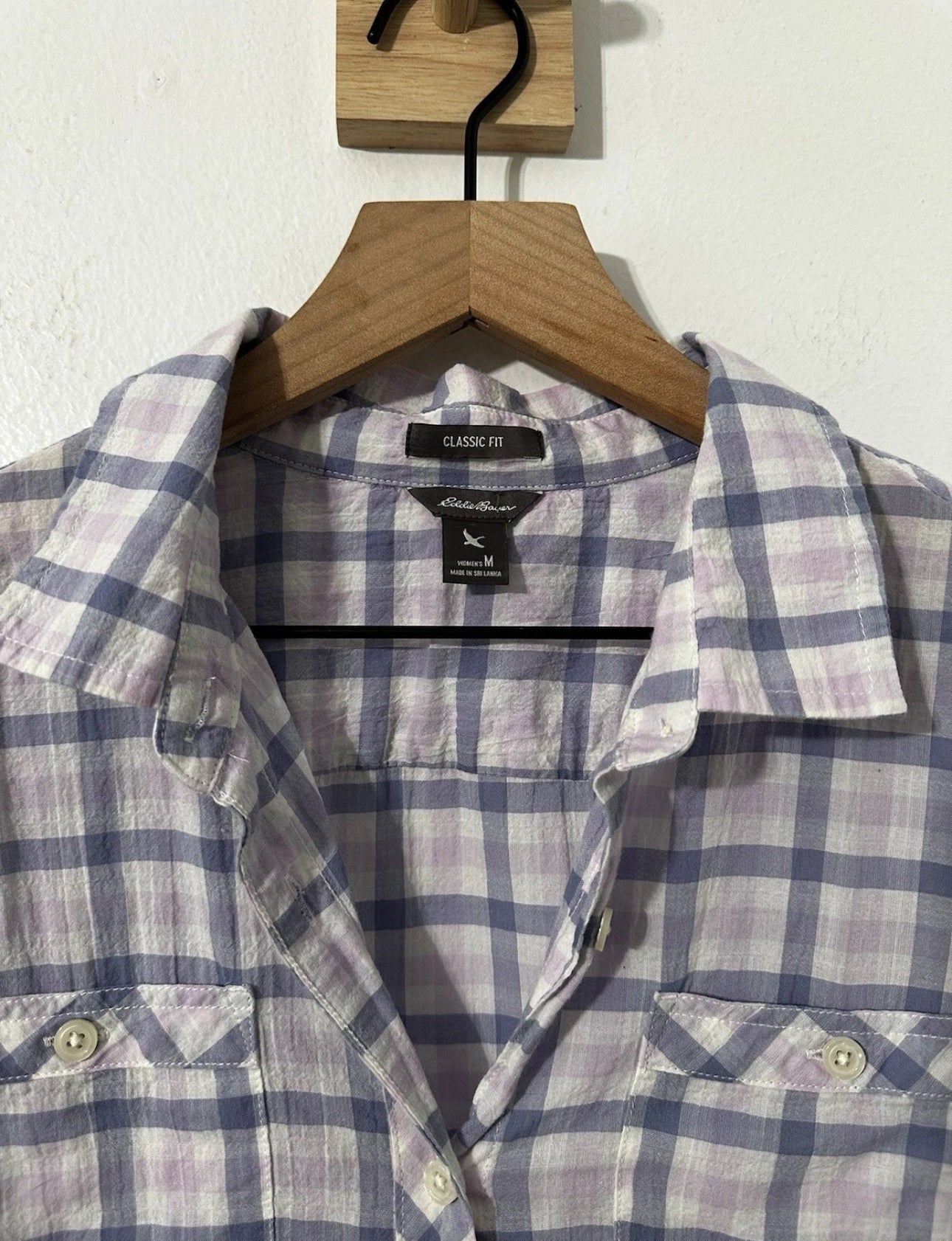 #111 Womens Eddie Bauer Classic Fit Blue and Purple Plaid Shirt Size Medium