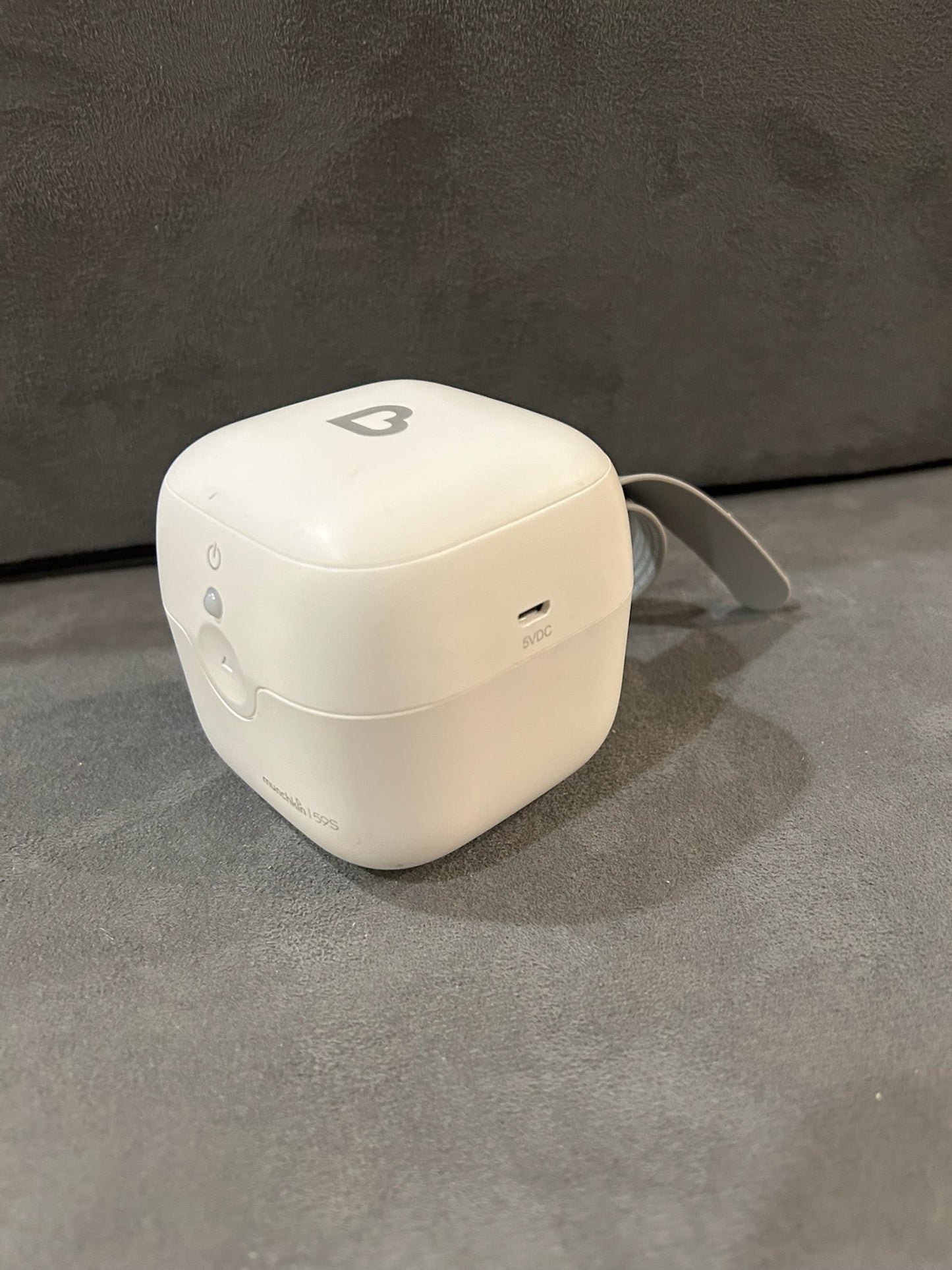 Seller 128 - Munchkin Portable UV Pacifier Holder and Sterilizer