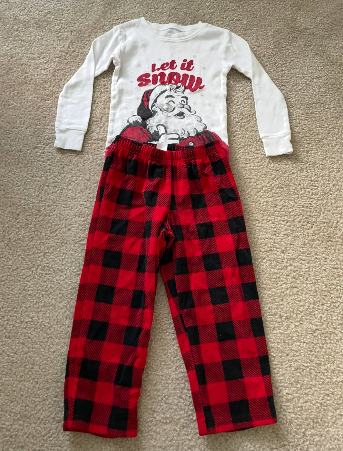 Seller 10- Girls 4T Christmas pajamas