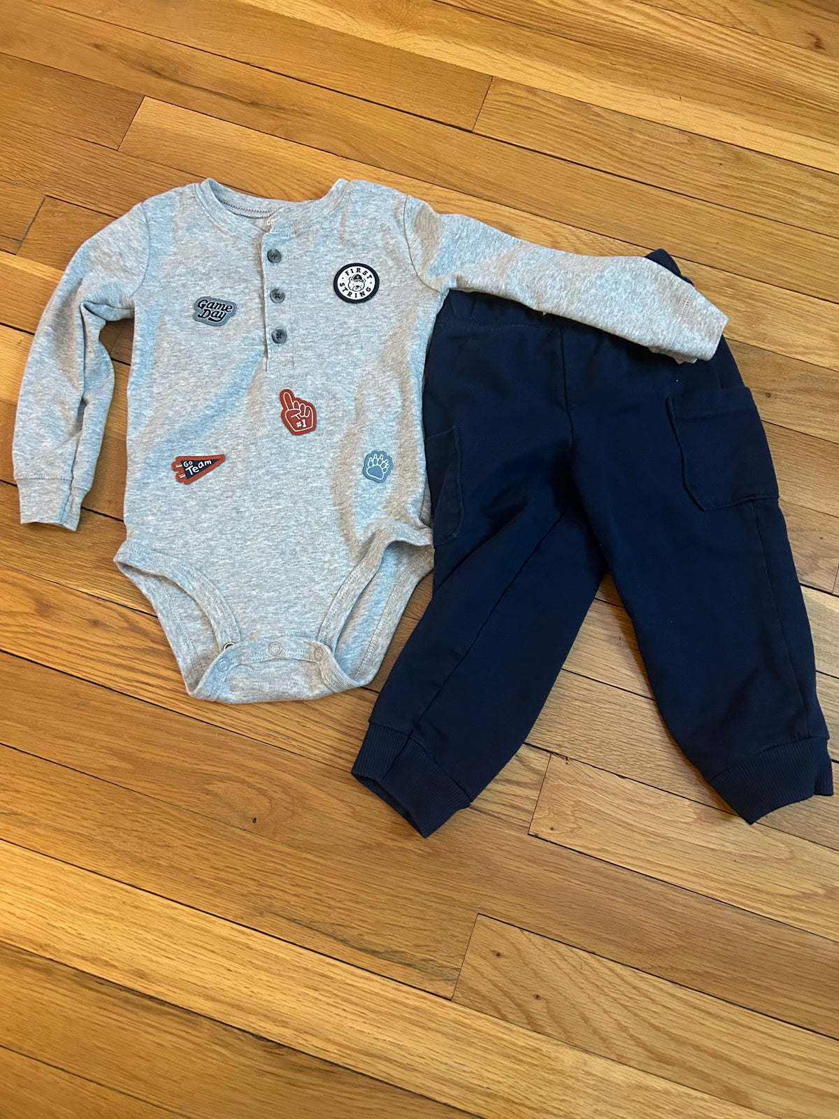 Seller 128 - Carters 18M Boys Outfit
