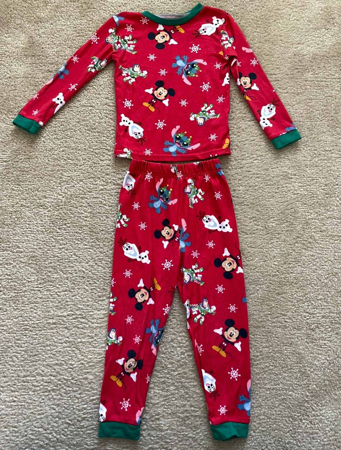 Seller 10- Girls 5T Christmas pajamas