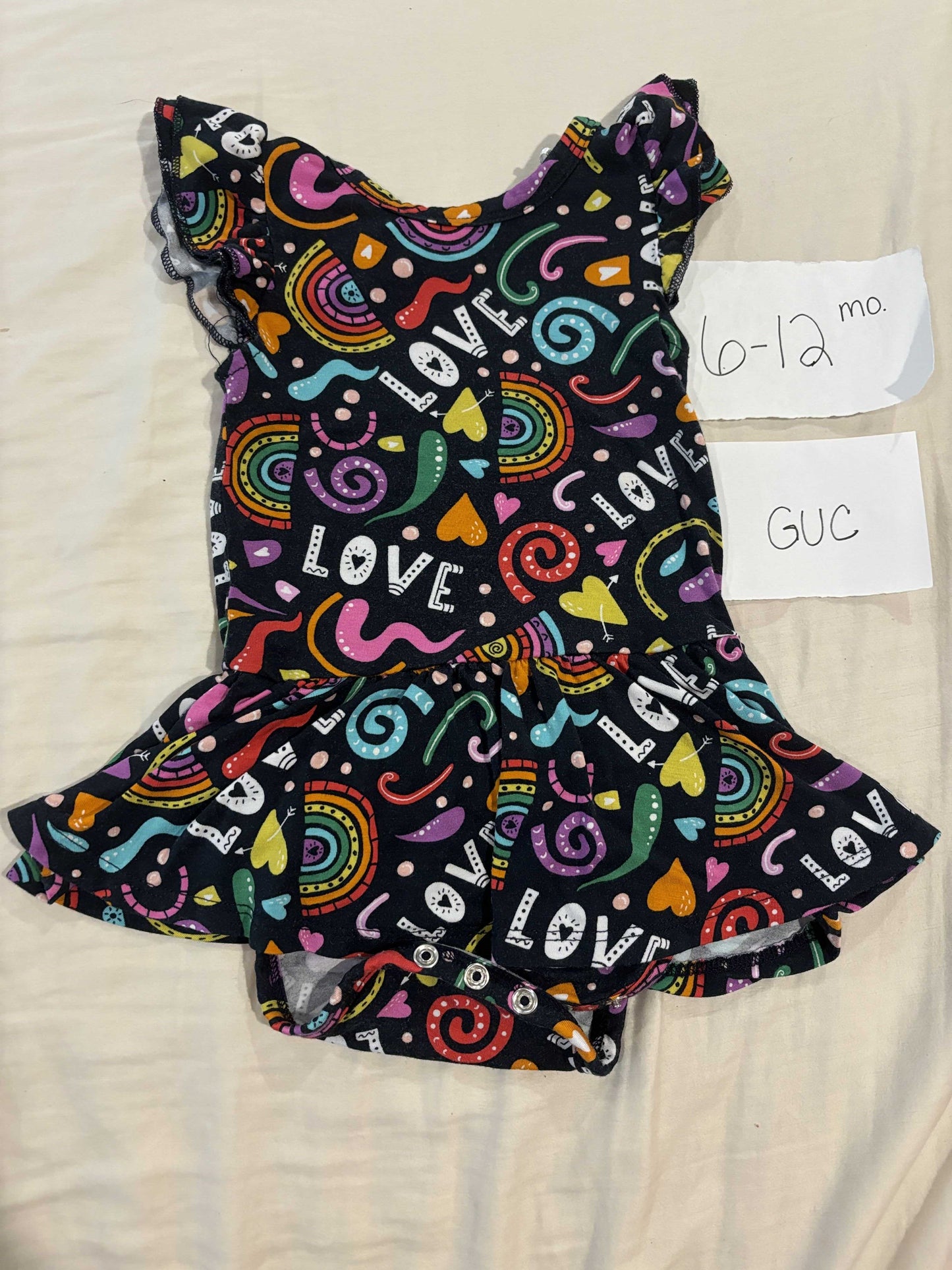 #138 - 6-12 Mo GUC Bums & Roses Love is Love Twirl