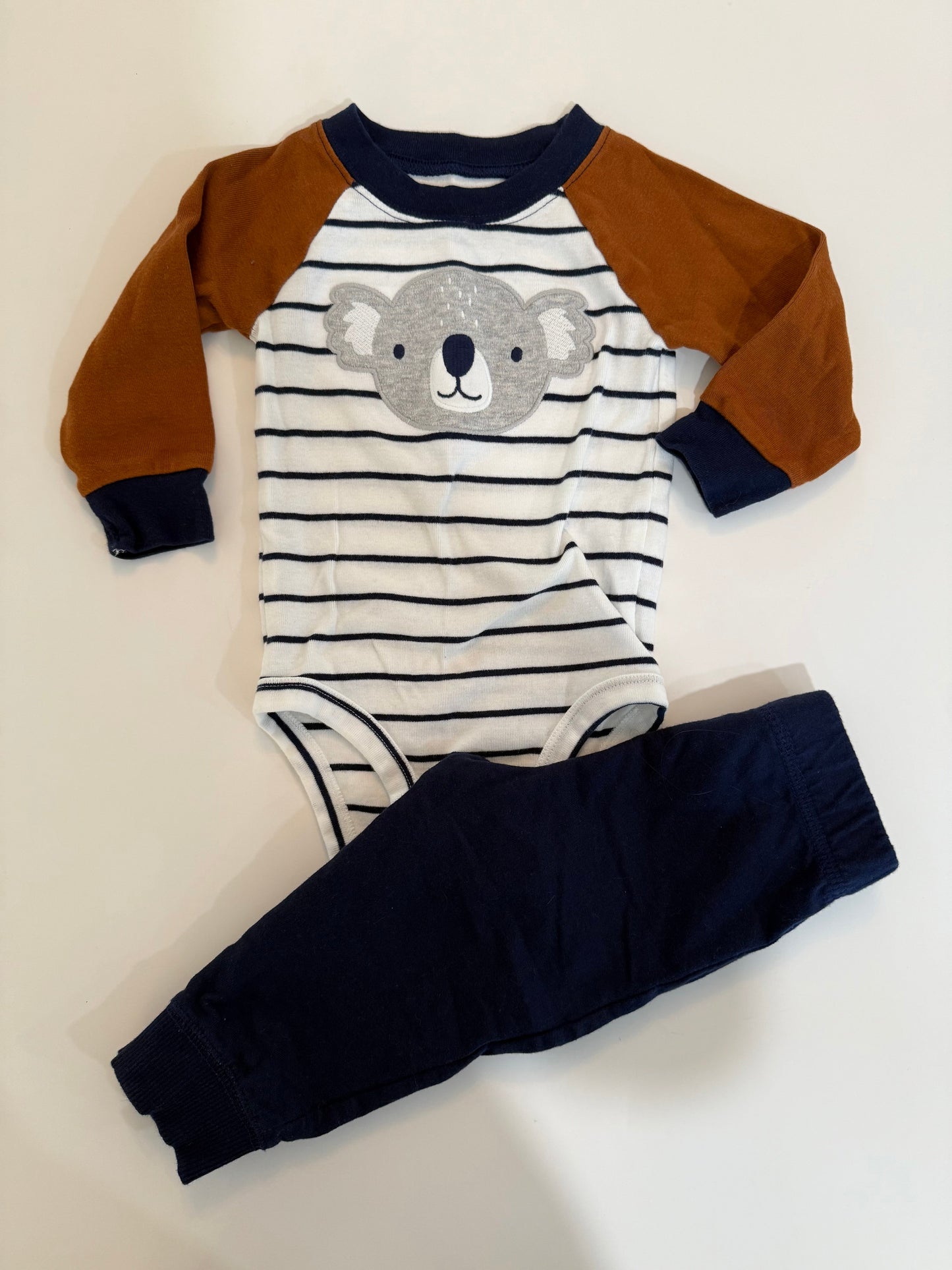 #50 • Boys • Carter’s • 9 Months • EUC