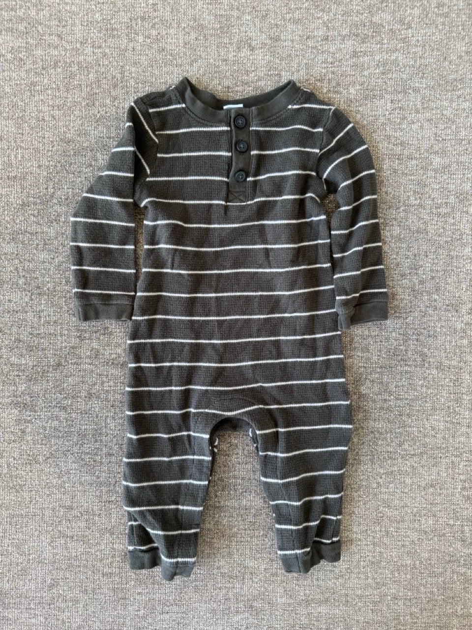 Seller #114 Old Navy thermal long sleeve romper green with white stripe boys size 6-12 months