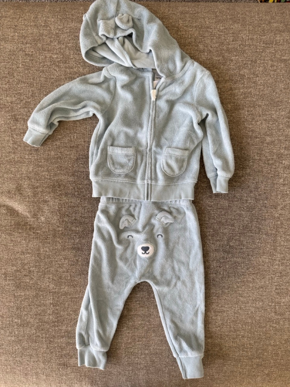 Seller #114 Carters light blue bear 2 piece sweatsuit boys size 12 months