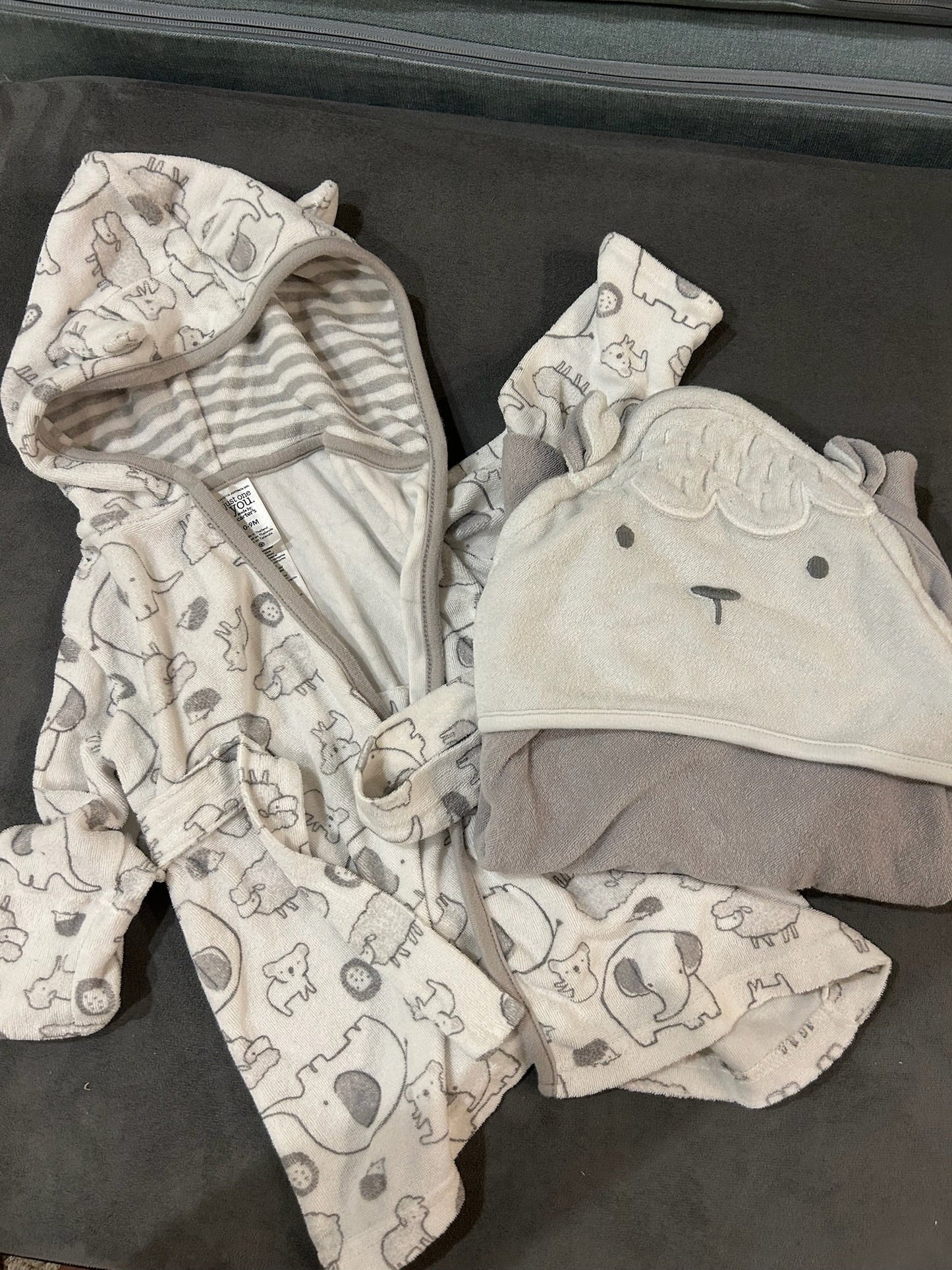 Seller 128 - REDUCED Carter's Hooded Towel and Bathrobe set 0-9 months