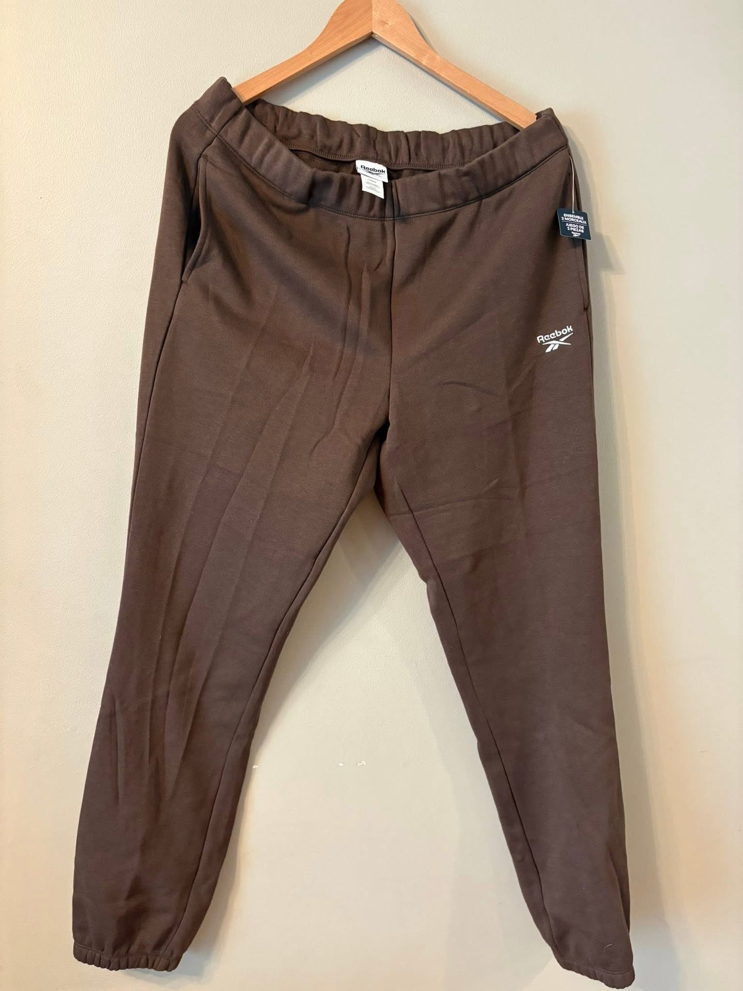 #133 **REDUCED** Women’s Large Reebok Two Piece Set